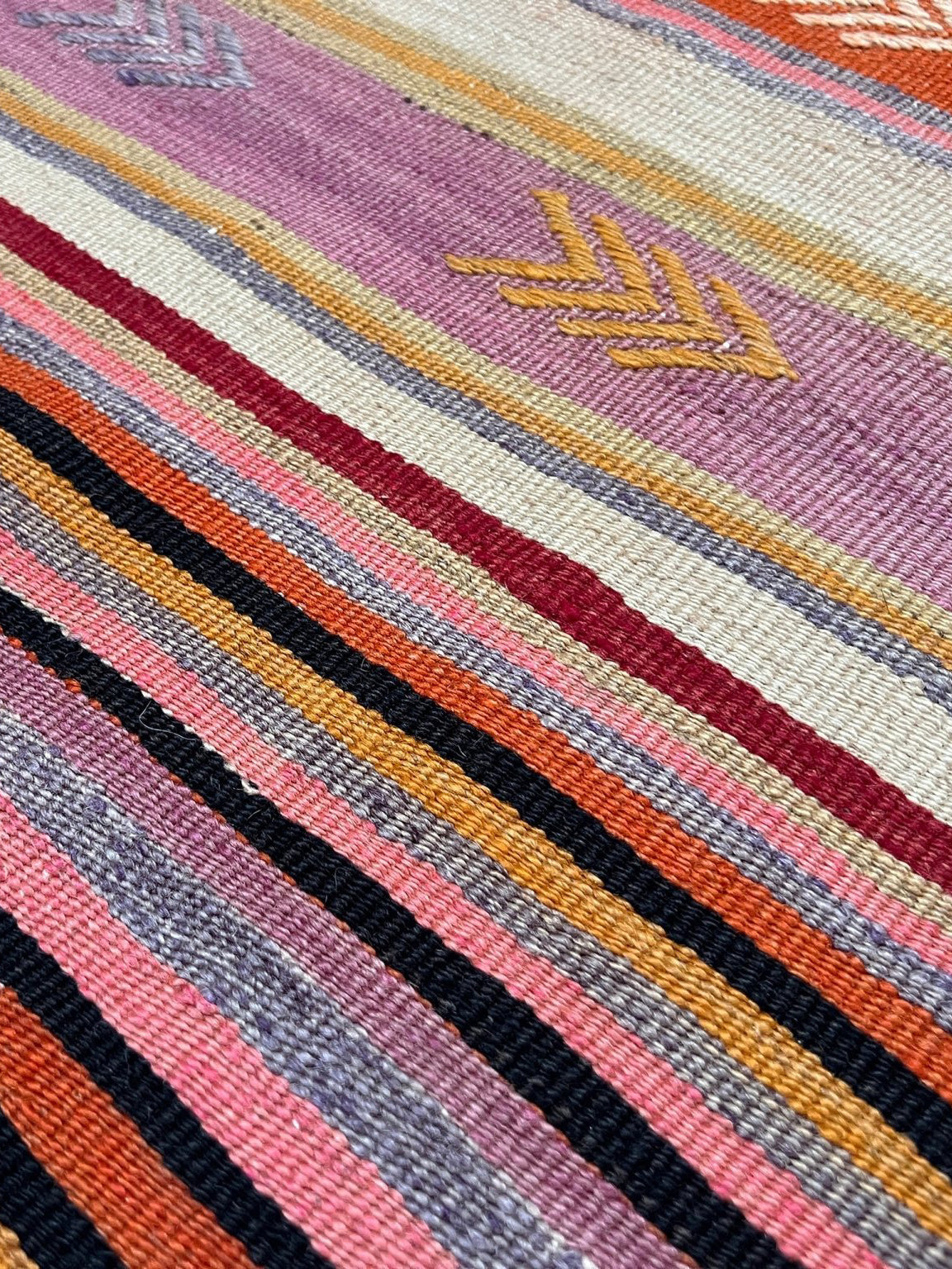 Vintage turkish kilim rug shop bay area. Handmade vibrant rug in living room setting. 6x8 handmade wool rug.  Kilim shop san francisco bay area berkeley california.