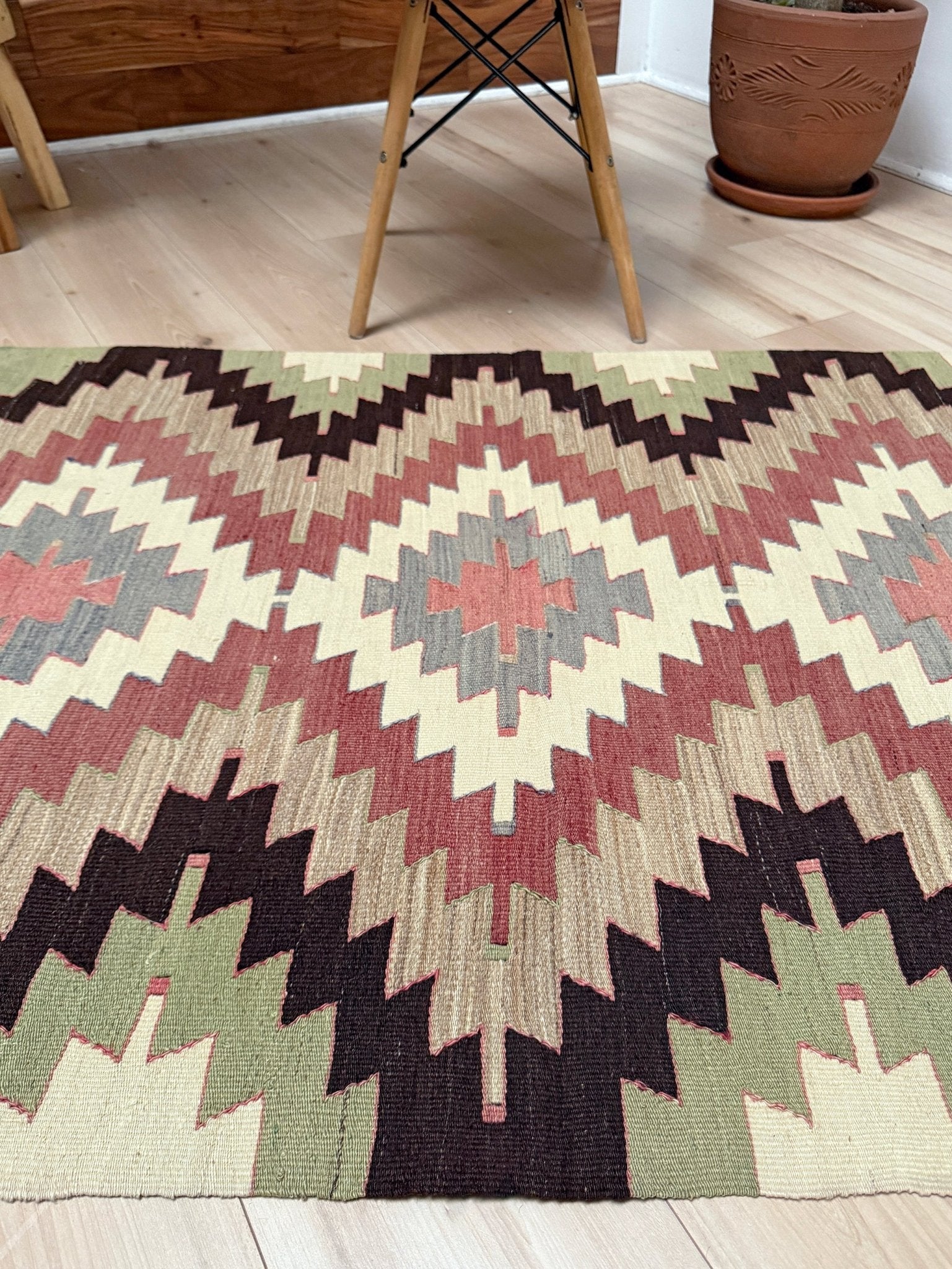 4x5 Navajo style turkish kilim wool rug for bedroom nursey kitchen entry flatweave rug  shop san francisco bay area. Handmade wool flatweave rug.