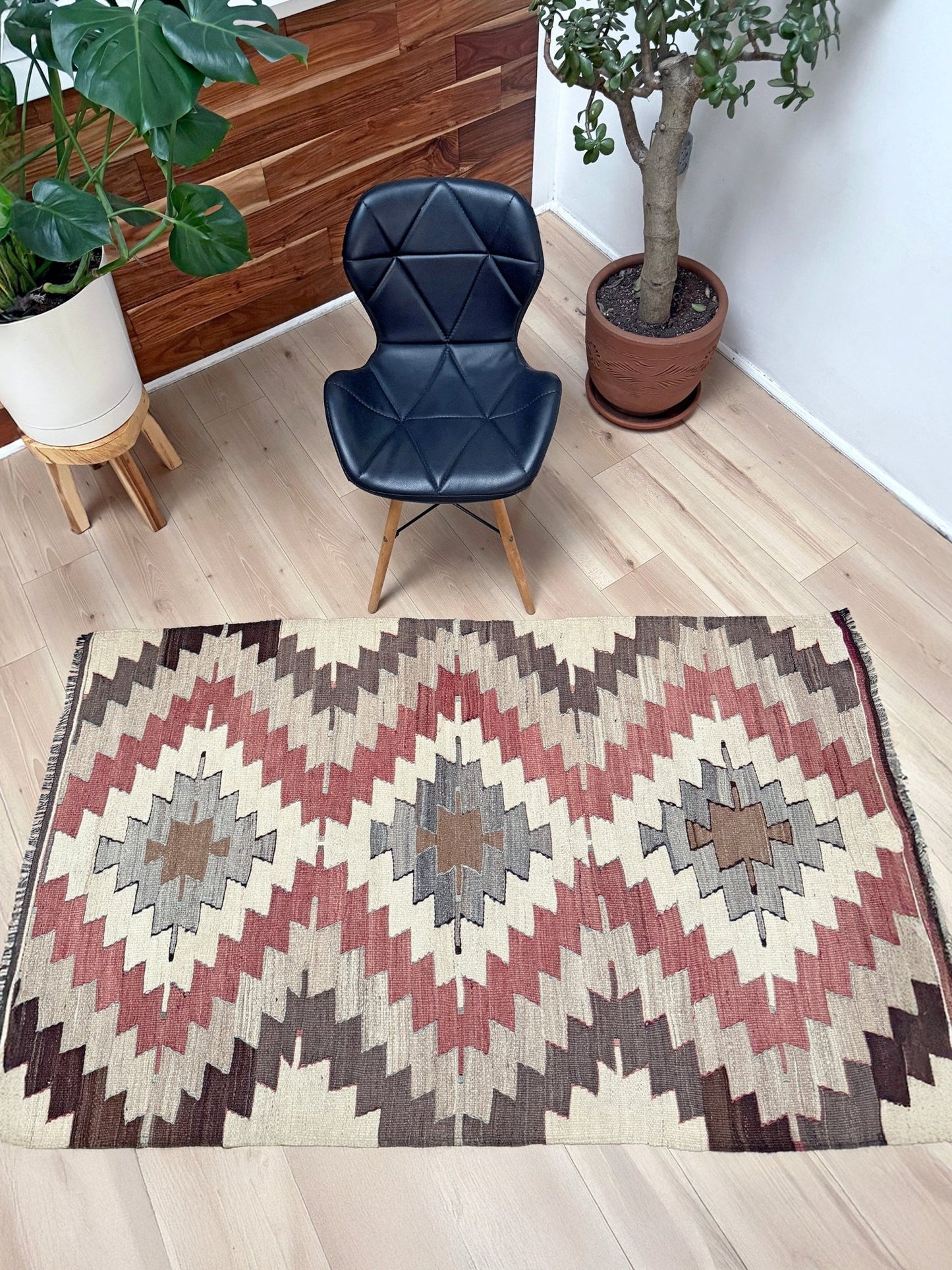 4x6 beige gray Navajo style muted turkish kilim wool rug for bedroom nursery kitchen entry tribal flatweave rug  shop san francisco bay area. Handmade wool flatweave rug.