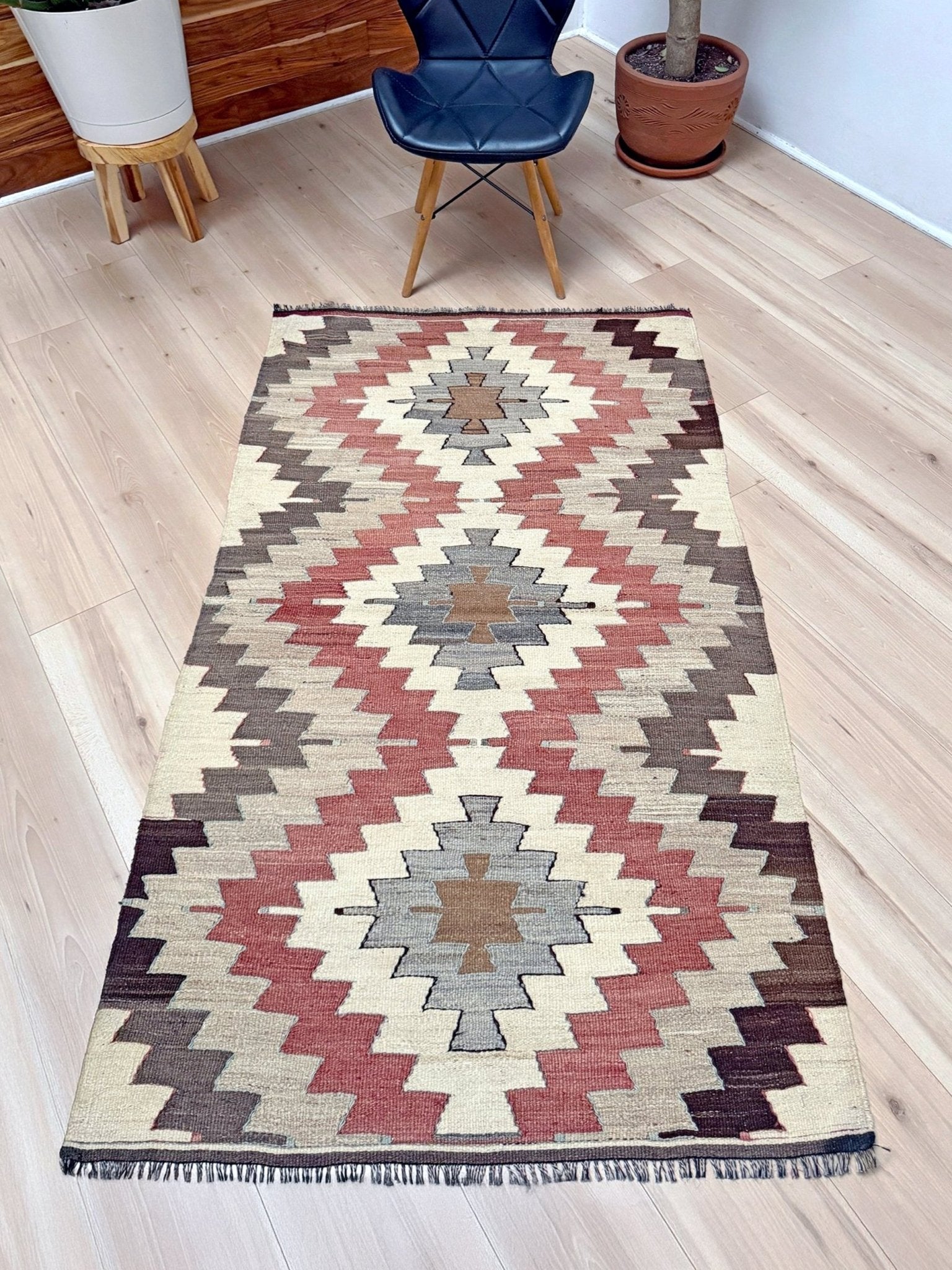4x6 beige gray Navajo style muted turkish kilim wool rug for bedroom nursery kitchen entry tribal flatweave rug  shop san francisco bay area. Handmade wool flatweave rug.