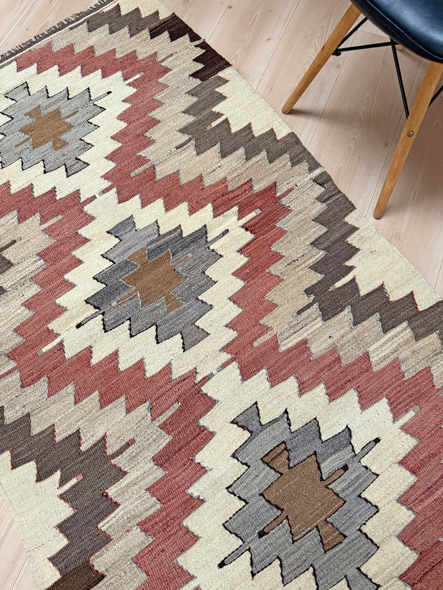 Vintage Mut kilim rug 3x6 in clay rose, ivory, and saddle brown — hand-woven Turkish flatweave, 1970s, sold by Indigo Rugs, Burlingame CA / San Francisco Bay Area.