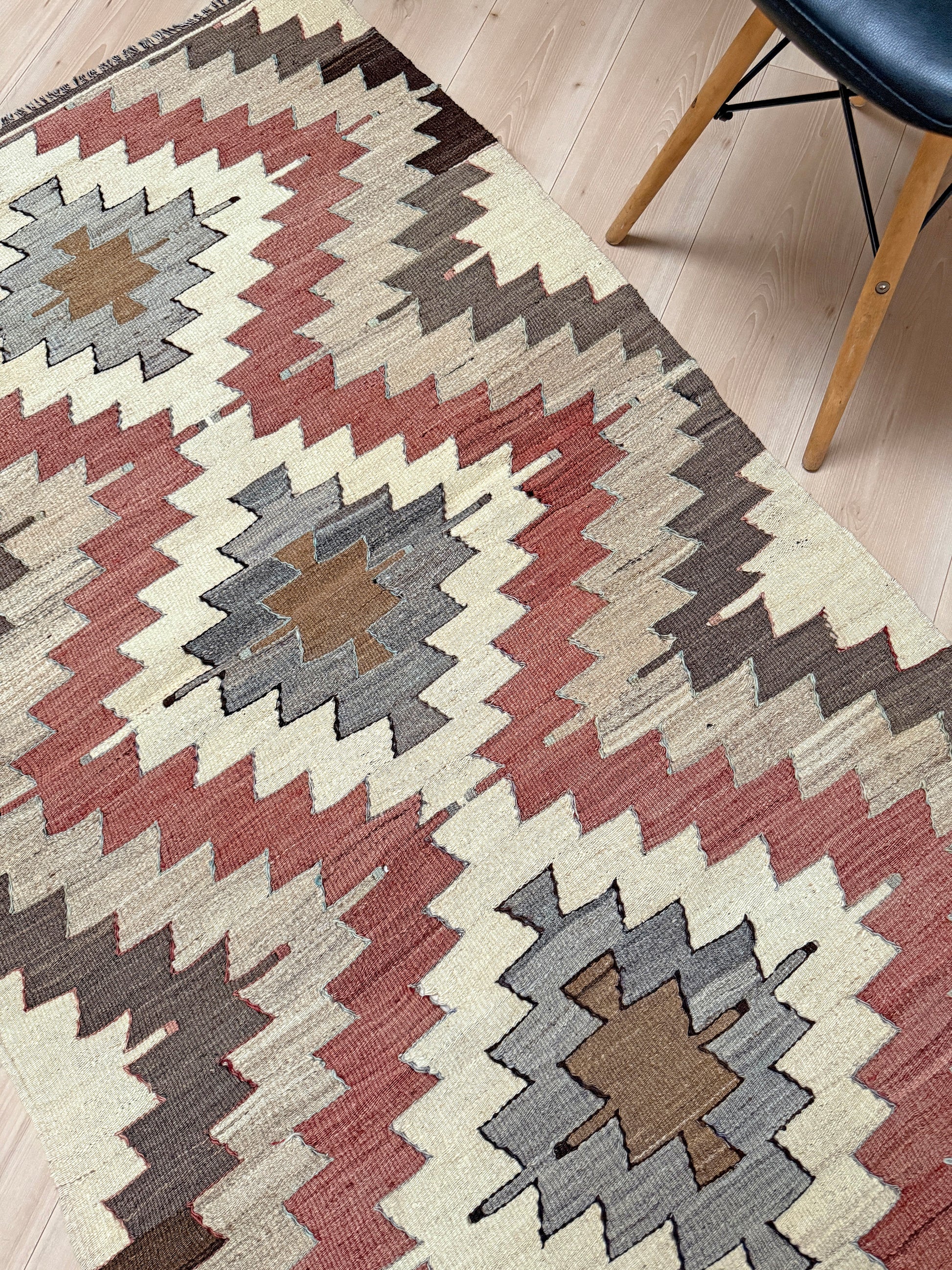 Vintage Mut kilim rug 3x6 in clay rose, ivory, and saddle brown — hand-woven Turkish flatweave, 1970s, sold by Indigo Rugs, Burlingame CA / San Francisco Bay Area.