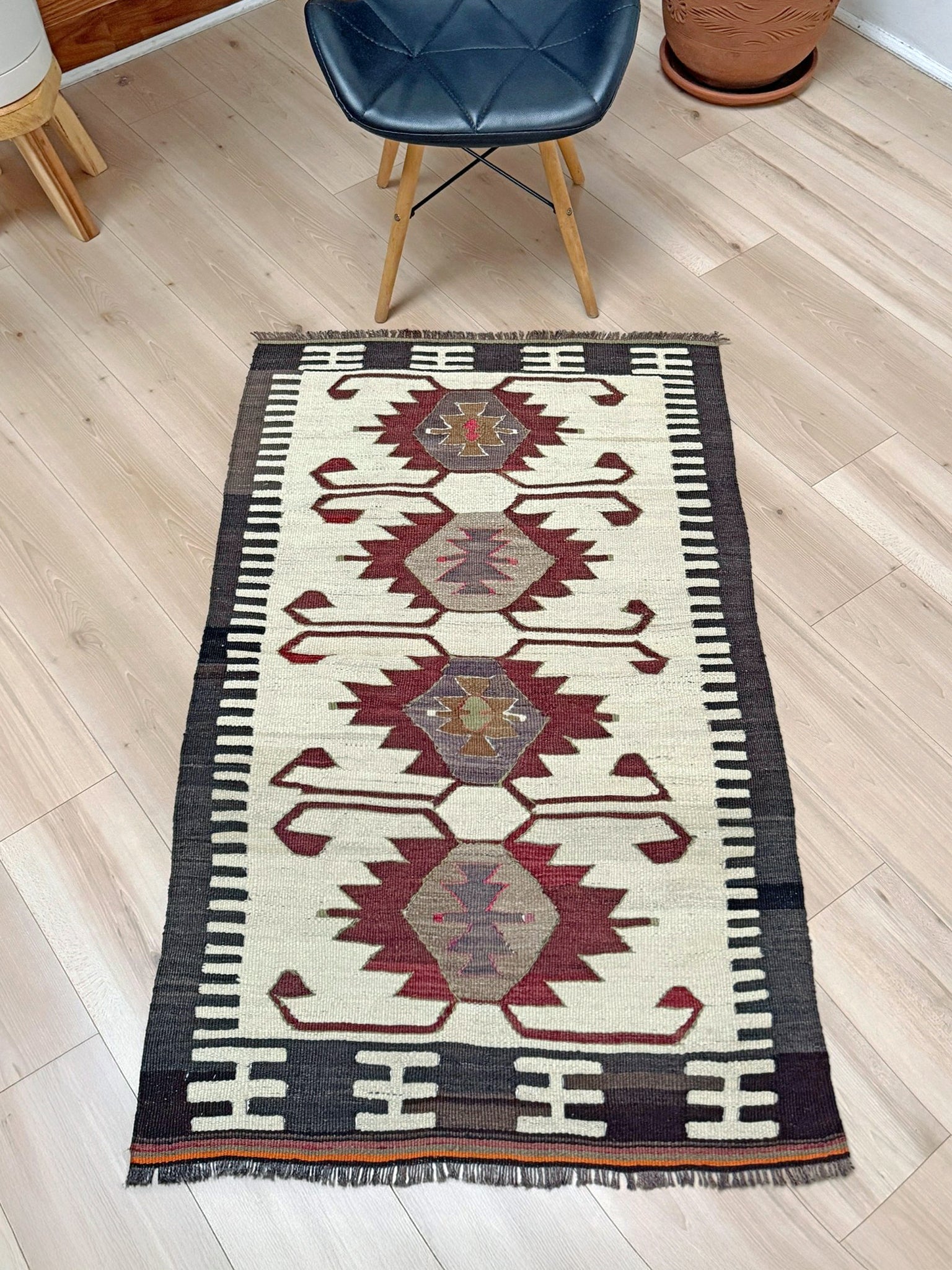 Vintage Mut kilim rug 2x5 handmade Turkish flatweave — geometric tribal design — wall hanging — best rug shop San Francisco Bay Area Burlingame CA. Handmade rug with earth color for living room, bedroom, kitchen, study.