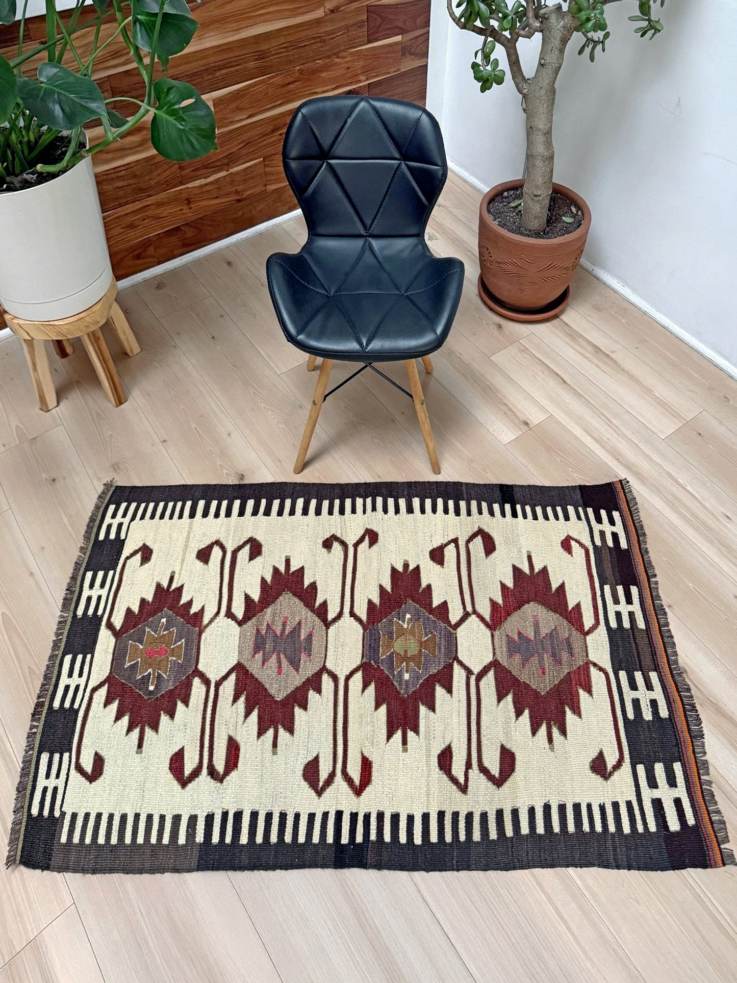Vintage Mut kilim rug 3x5 handmade Turkish flatweave — geometric tribal design — wall hanging — best rug shop San Francisco Bay Area Burlingame CA. Handmade rug with earth color for living room, bedroom, kitchen, study.