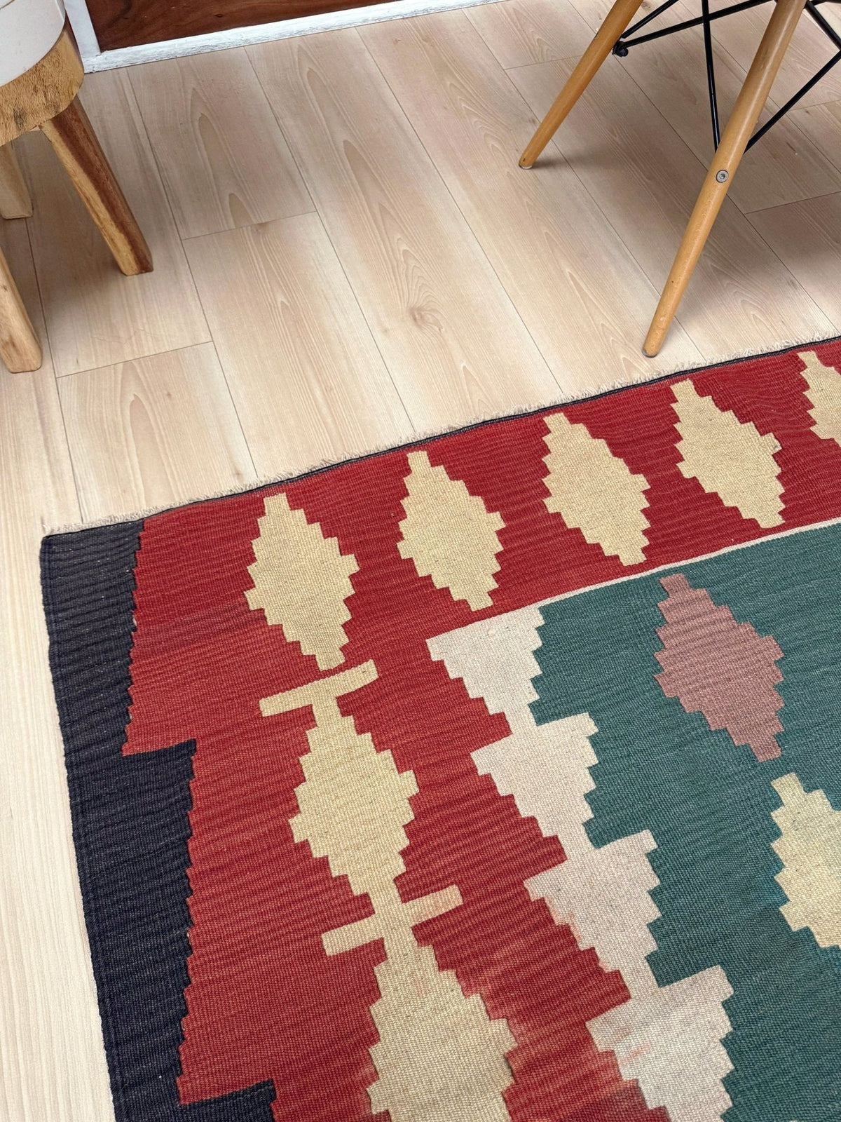 Vibrant Denizli vintage Turkish kilim rug with Southwestern geometric pattern, handmade wool flatweave 6x8 from Indigo Rugs Burlingame Bay Area.