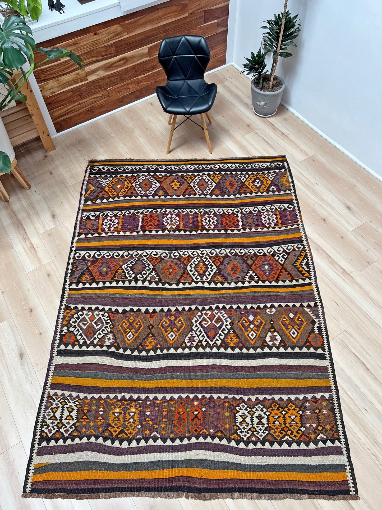 Kars Kilim • Vintage Kurdish Flatweave Rug (5'9"x7'11")