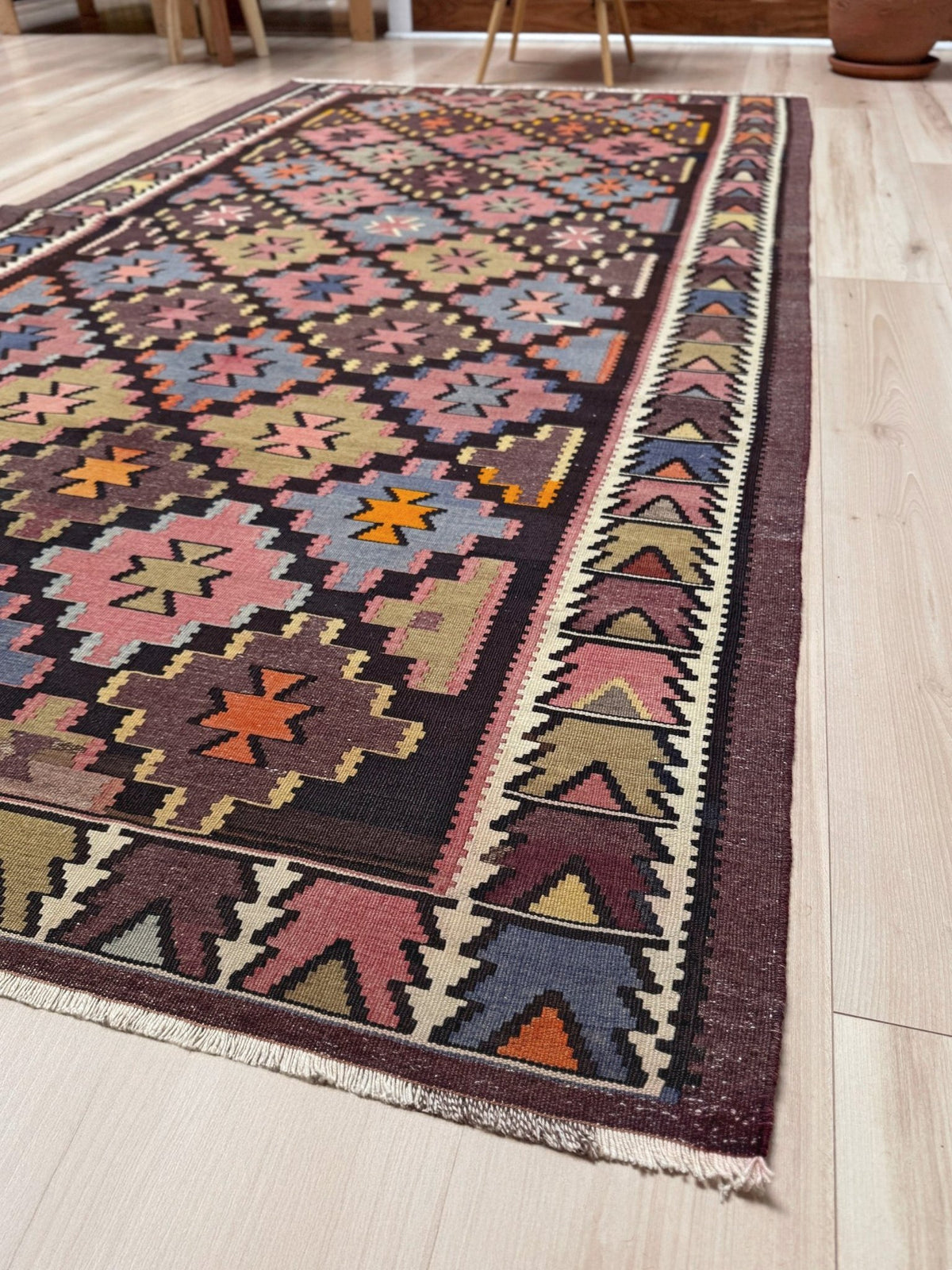 Diamond Caucasian Kilim • Handmade Vintage Flatweave Rug (4'11"x9'2")