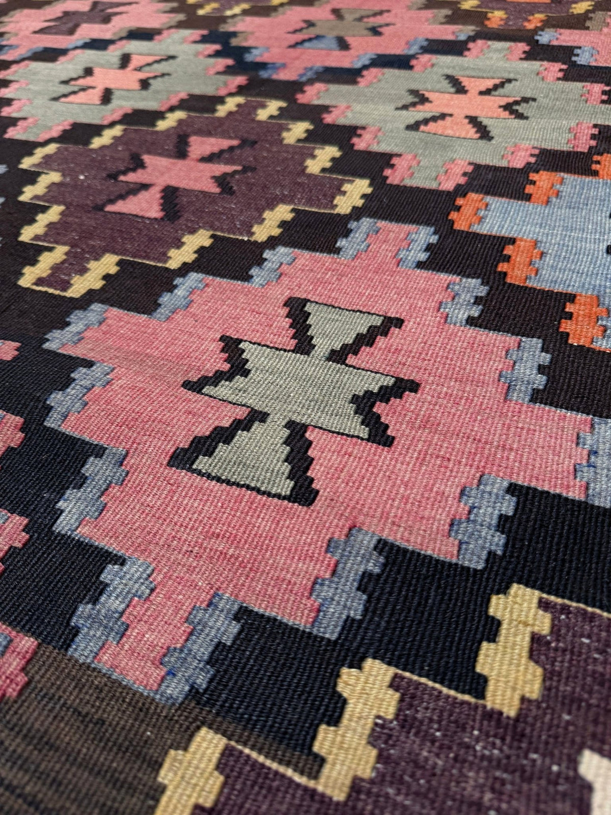 Diamond Caucasian Kilim • Handmade Vintage Flatweave Rug (4'11"x9'2")