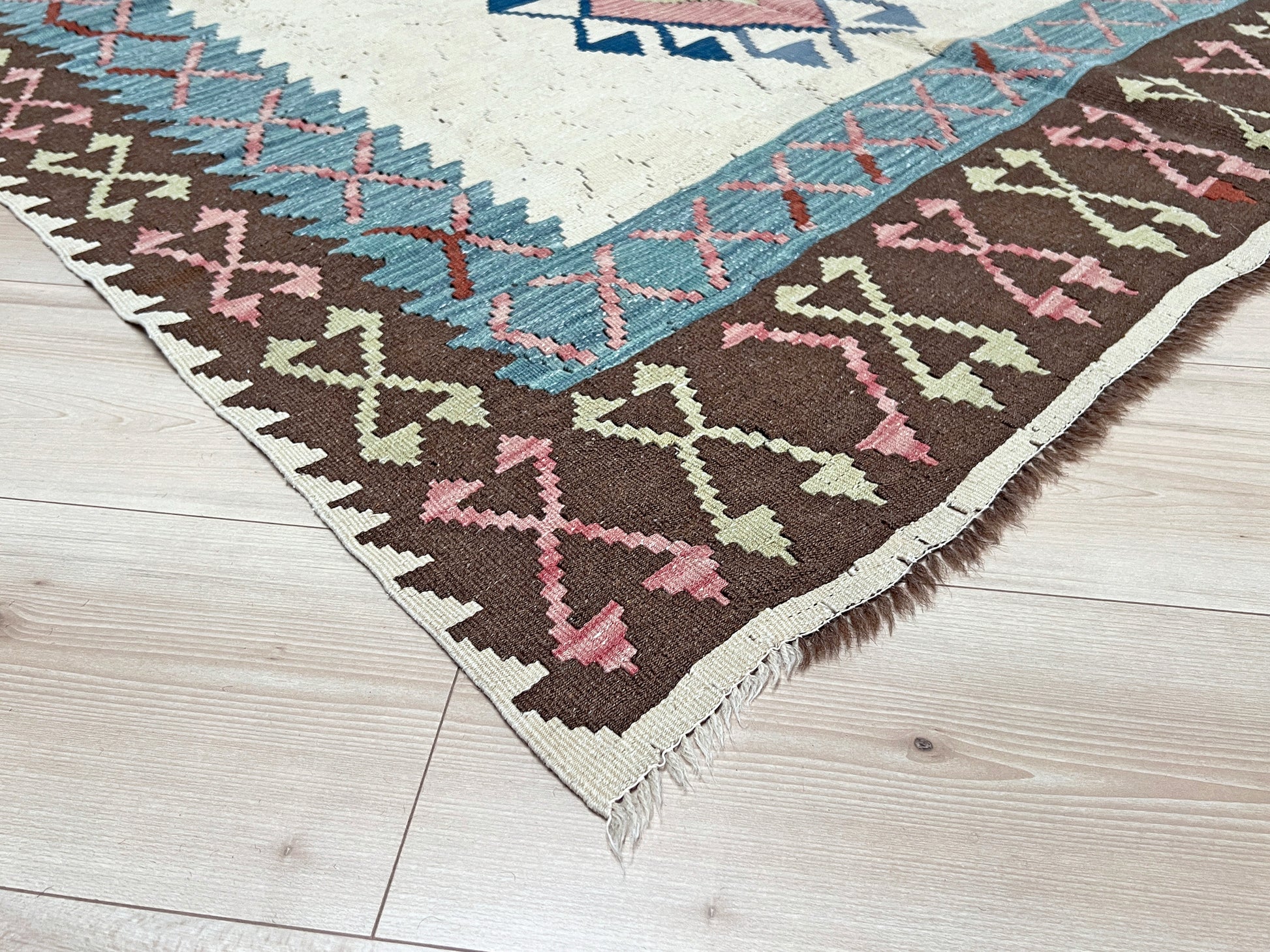 Vintage turkish flatweave kilim rug shop san francisco bay area. 4x6  Handmade wool rug. Buy rug online.