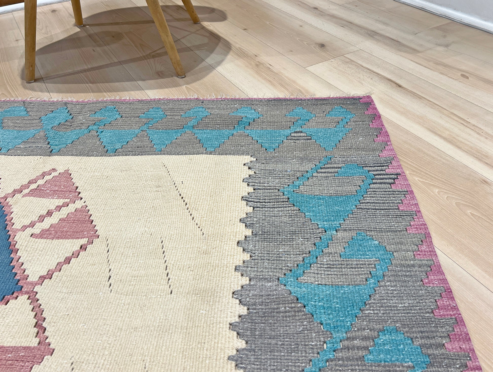 5x7 Handmade Turkish Kilim Navajo Style Rug. Wool geometric design Rug Shop San Francisco Bay Area. Buy Handmade Wool flatweave rug Palo Alto Berkeley for Living Room, Dining, Kitchen, Bedroom, Nursery. Free shipping