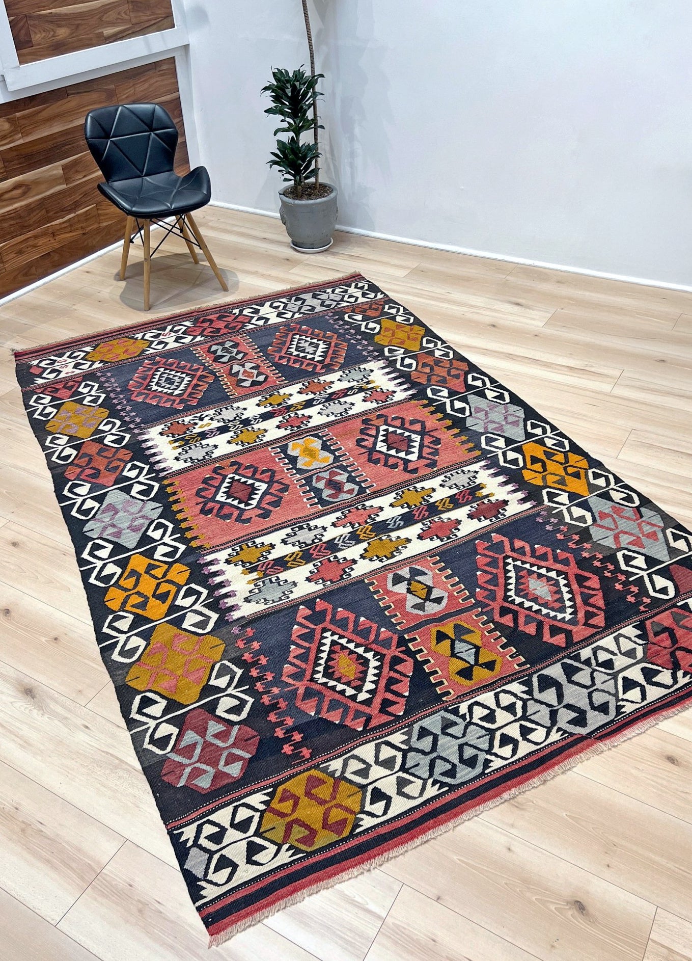 6x8 Navajo style flatweave Turkish Kilim rug shop san francisco bay area. 6x8 Handmade wool rug. Buy handmade rug online.