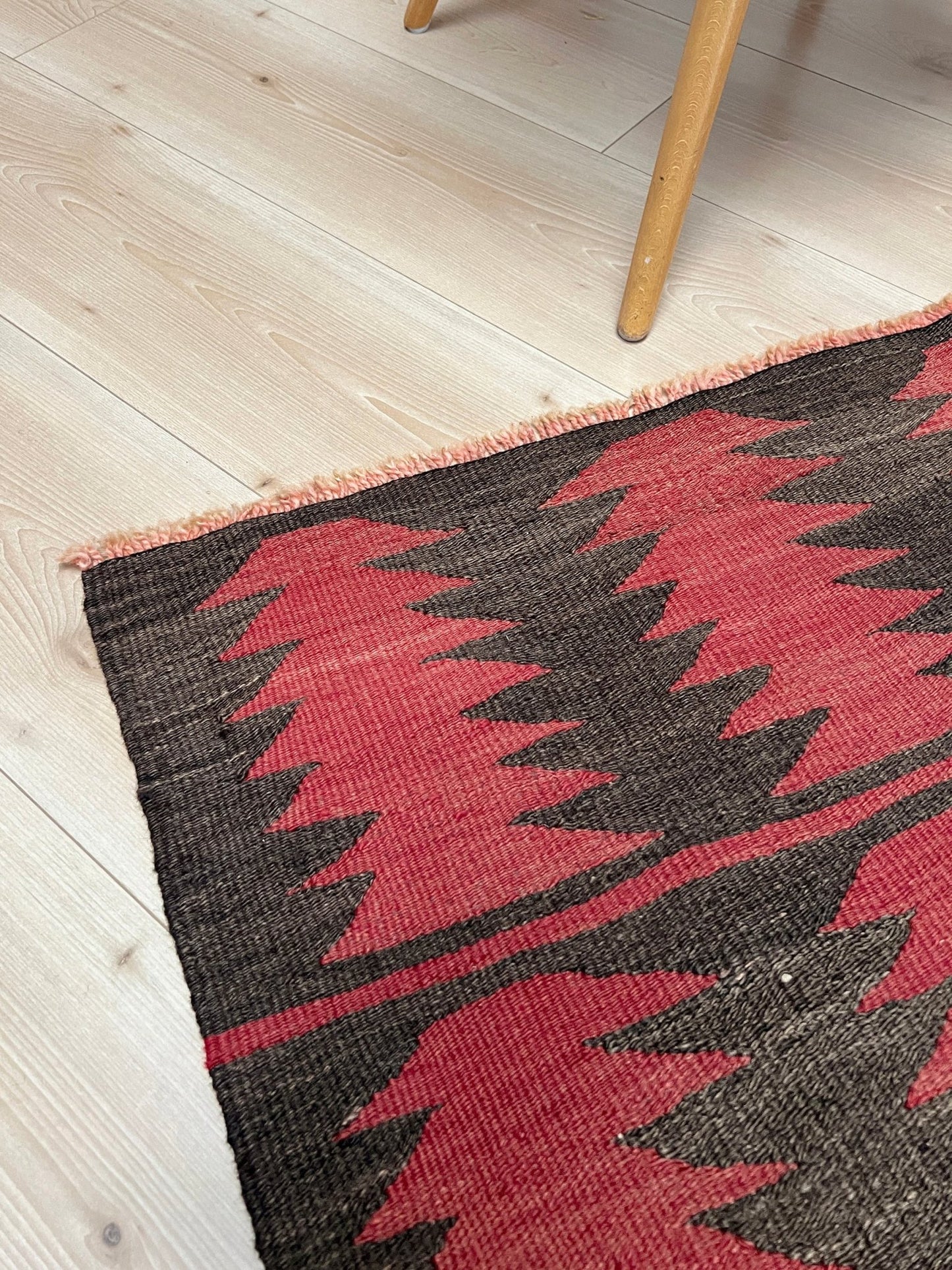 Vintage striped handmade turkish kilim rug shop. Wool Flatweave rug nursery kitchen bedroom