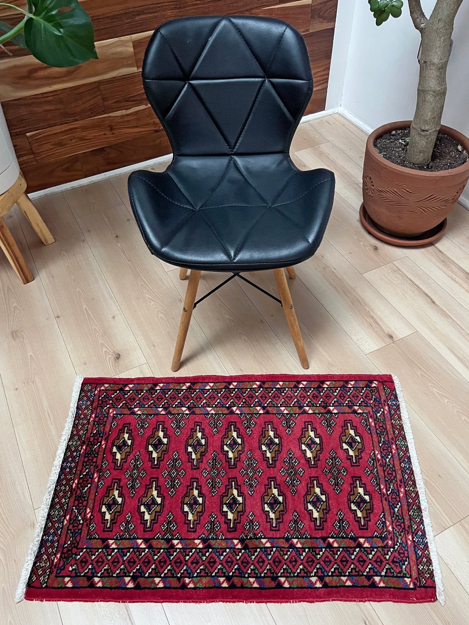 2x3 handmade small wool rug for bathroom bedroom kitchen under the desk. Turkish rug shop san francisco bay area. Free shipping.