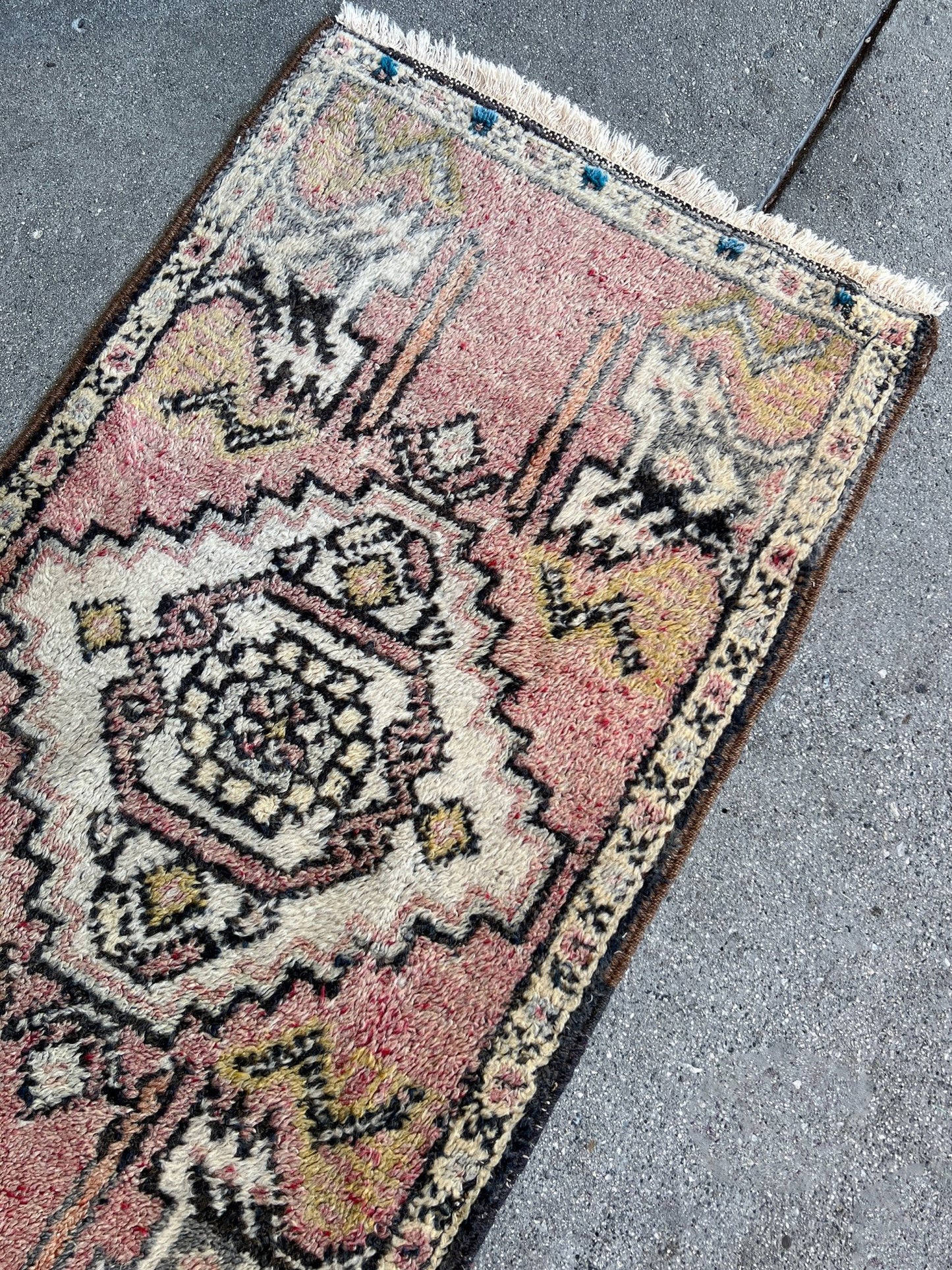 Vintage turkish mini rug 2x3 dusty rose and ivory handmade wool accent rug — perfect for entryway, kitchen, bathroom, bedside; free shipping from the best rug shop in the San Francisco Bay Area, Burlingame CA.