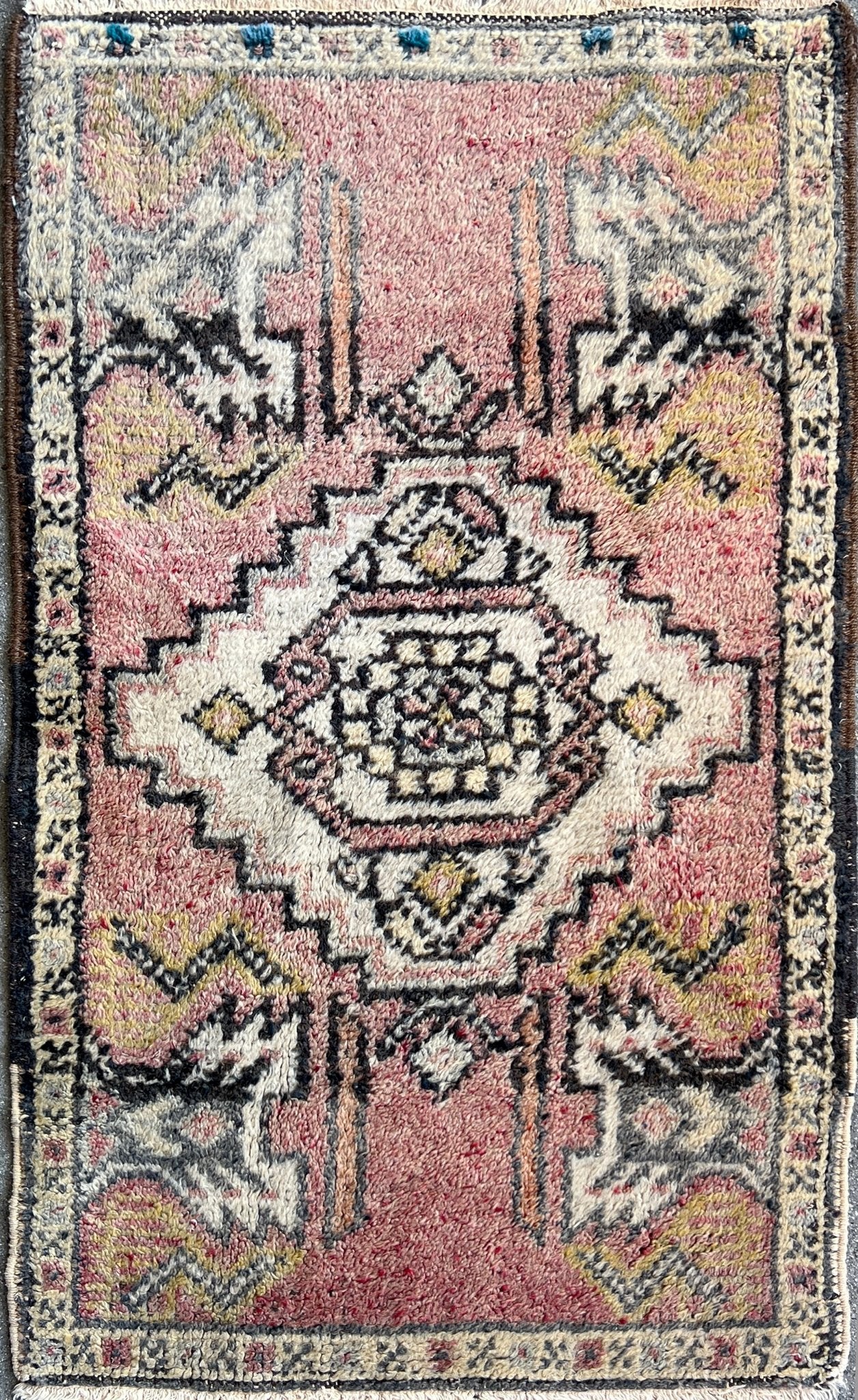 2X3 HANDMADE SMALL turkish mini RUG FOR ENTRY BATHROOM KİTCHEN under the desk. Wool carpet from the best rug shop san francisco bay area. Free shipping.