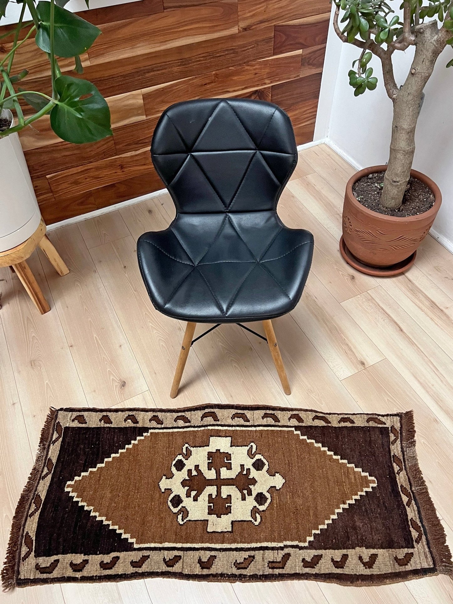 2x4 Vintage turkish wool mini rug for entry, kitchen, bathroom, under the desk. Handmade small skinny carpet rug from the best rug shop san francisco bay area. Free shipping to US and Canada.