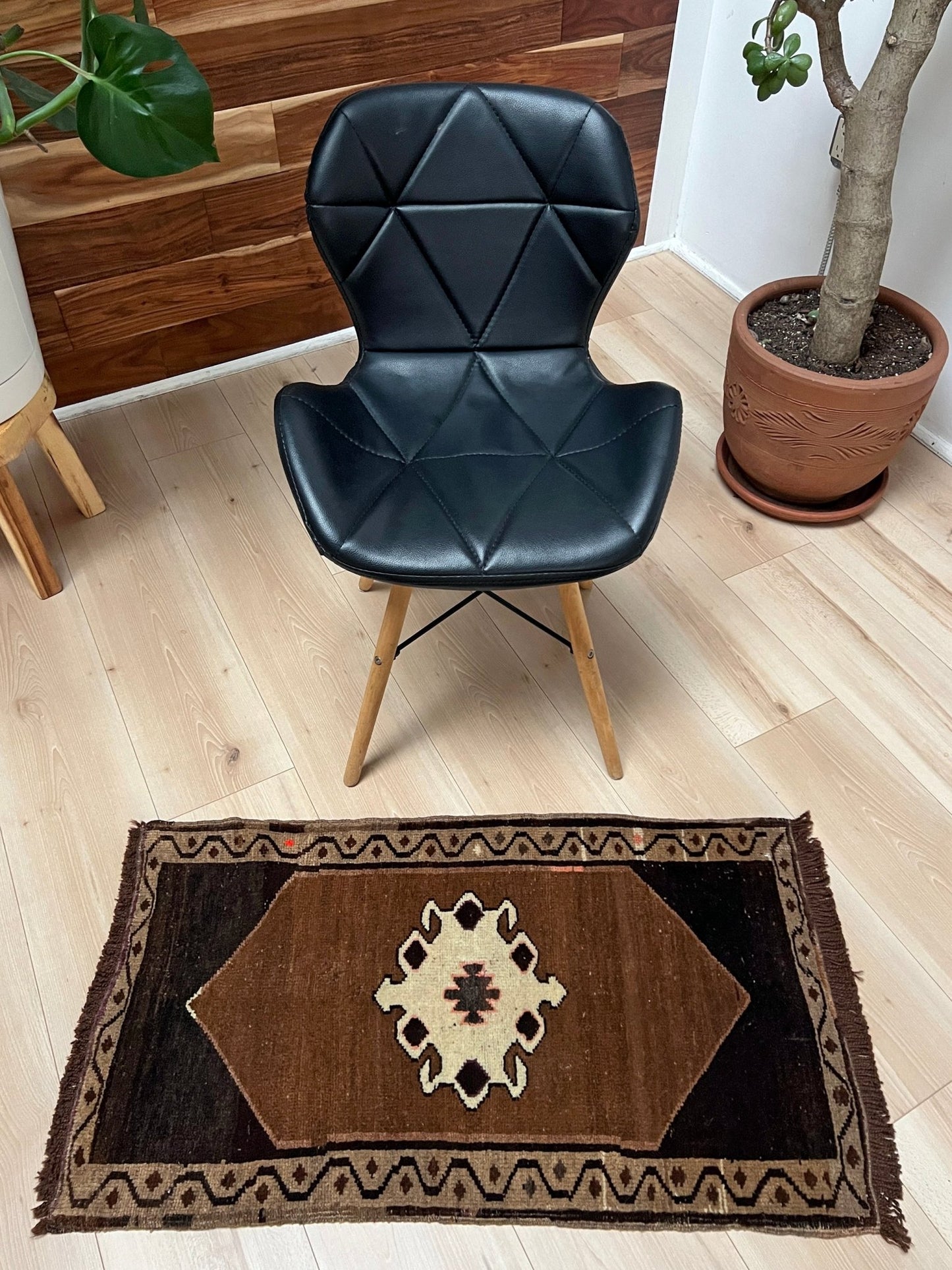 2x4 Vintage turkish wool mini rug for entry, kitchen, bathroom, under the desk. Handmade small skinny carpet rug from the best rug shop san francisco bay area. Free shipping to US and Canada.