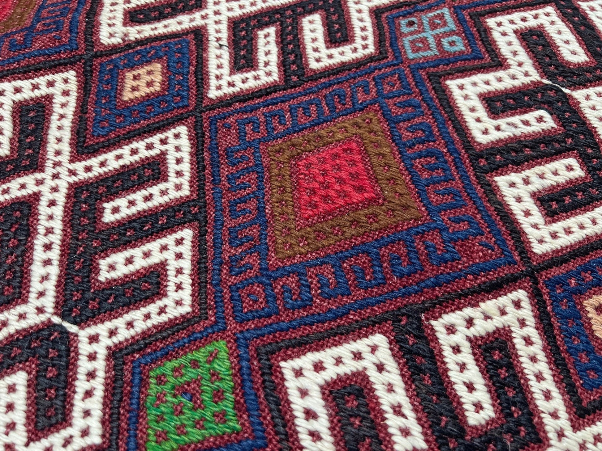 turkish tribal kilim rug shop san francisco bay area. Handmade wool fşatweave rug for living room, bedroom, nursery