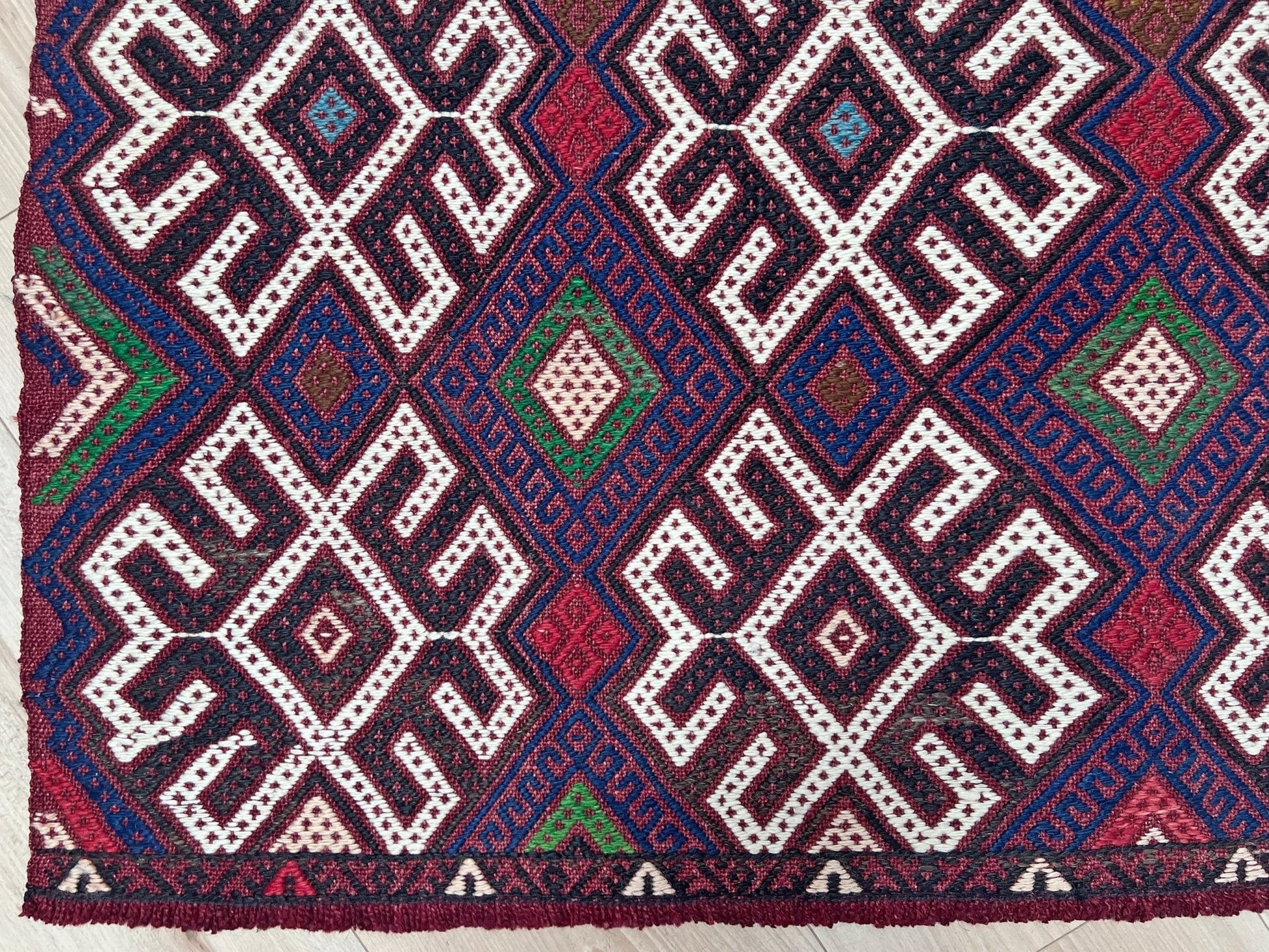 turkish tribal kilim rug shop san francisco bay area. Handmade wool fşatweave rug for living room, bedroom, nursery