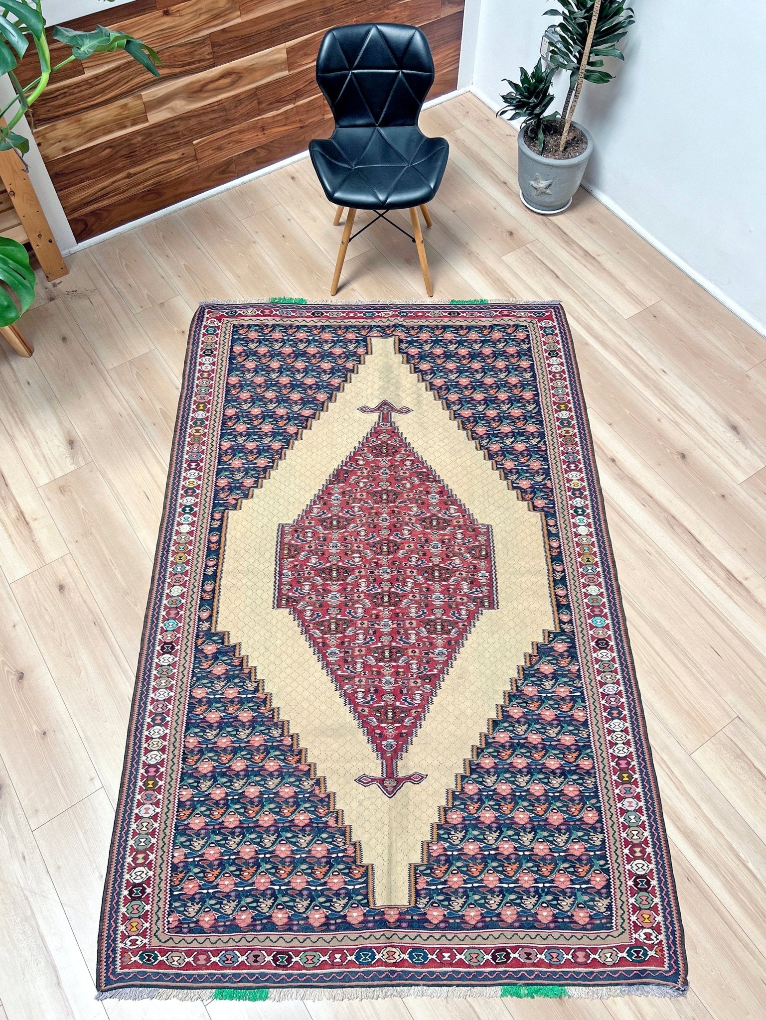 senneh vintage persian kilim rug shop berkeley palo alro. Handmade wool flatweave rug shop san francisco bay area.