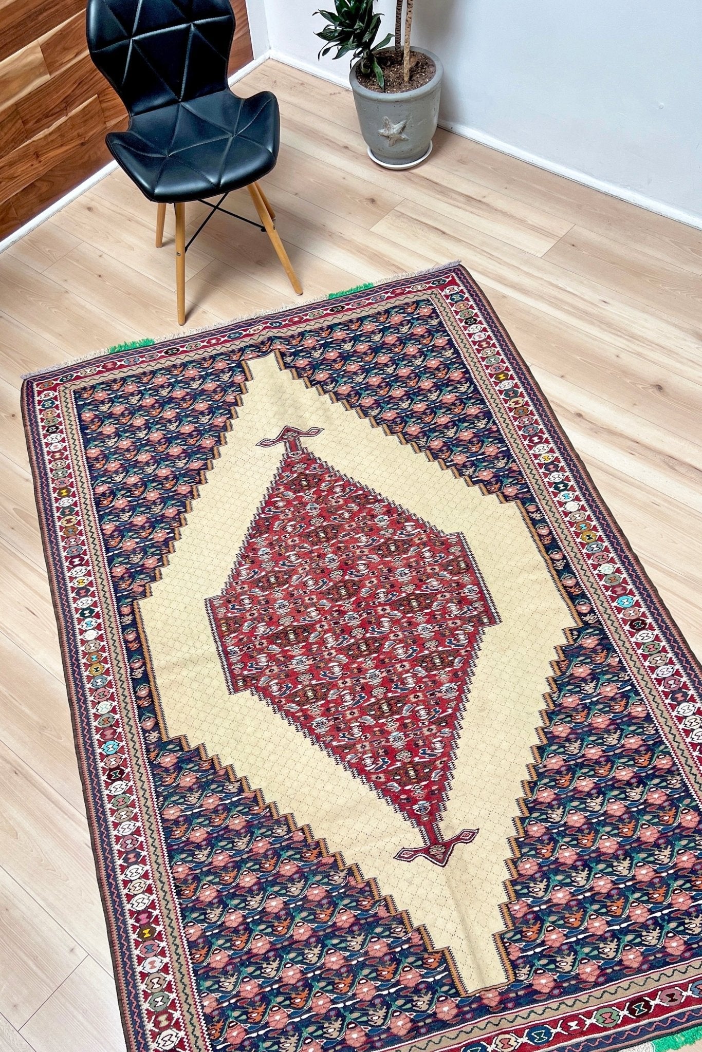 senneh vintage persian kilim rug shop berkeley palo alro. Handmade wool flatweave rug shop san francisco bay area.