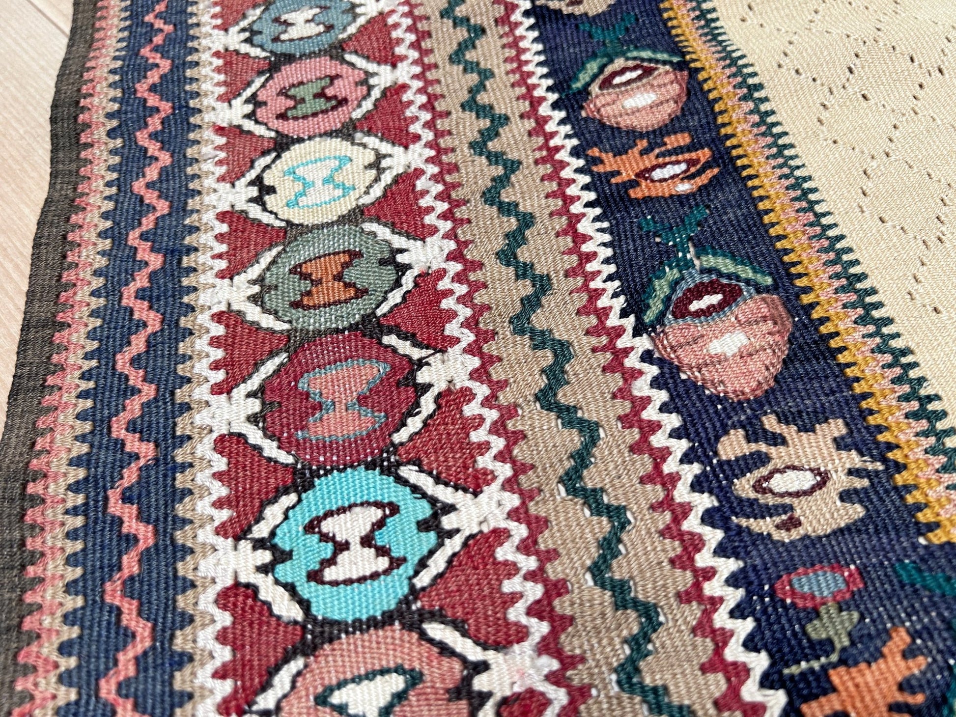 senneh vintage persian kilim rug shop berkeley palo alro. Handmade wool flatweave rug shop san francisco bay area.