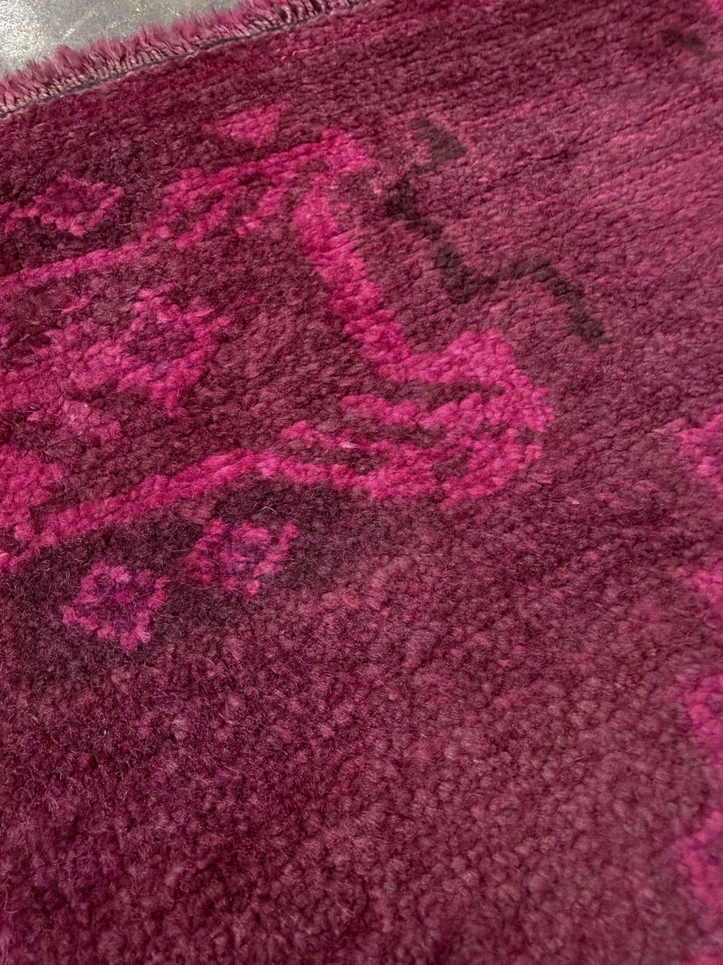 berry red pink Turkish mini rug with amaranth tones 20x30 hand-knotted wool rug for entryway bathroom bedside kitachen. From Indigo Rugs, Burlingame — the best rug shop in the San Francisco Bay Area. Free shipping.