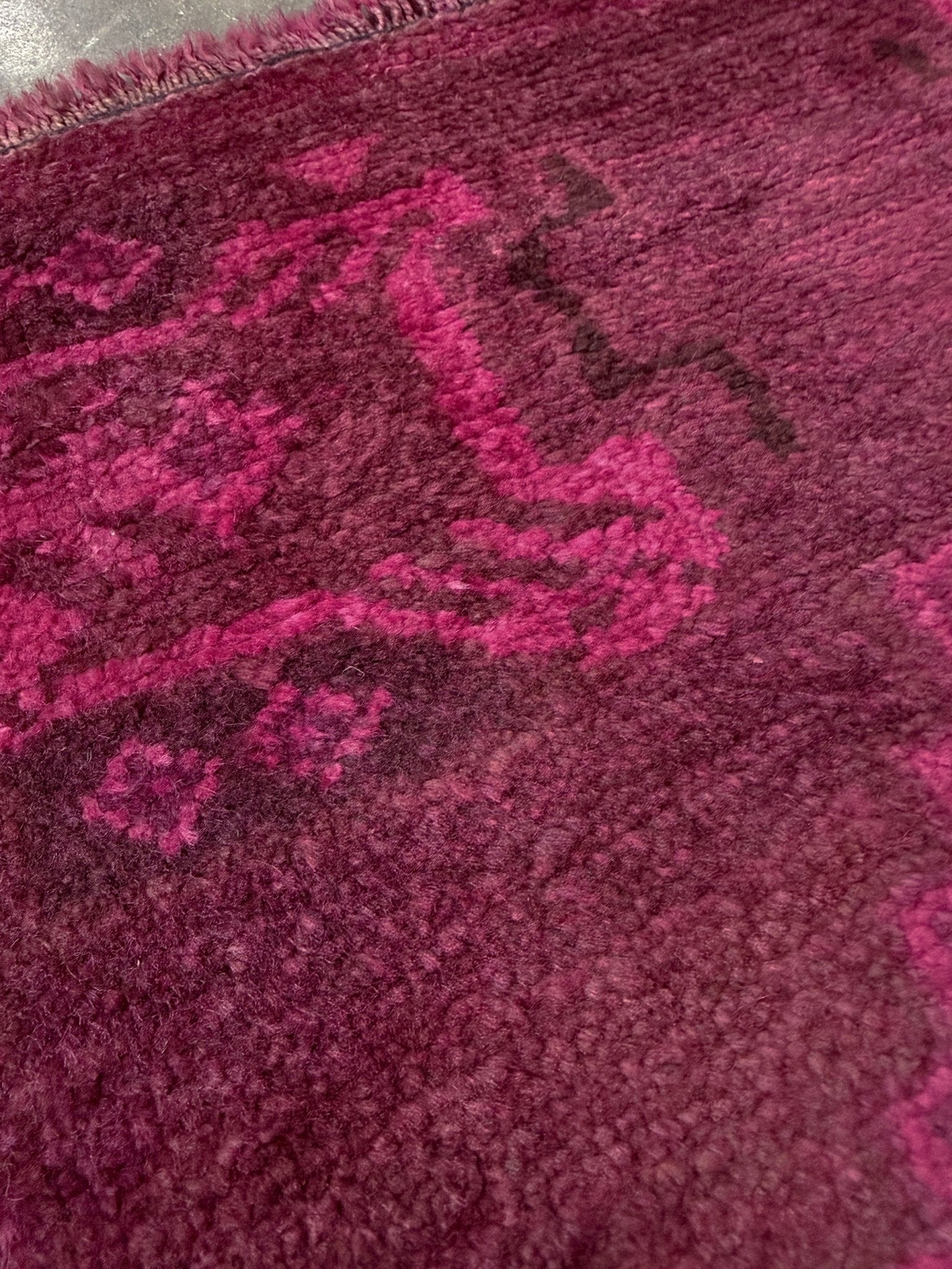 berry red pink Turkish mini rug with amaranth tones 20x30 hand-knotted wool rug for entryway bathroom bedside kitachen. From Indigo Rugs, Burlingame — the best rug shop in the San Francisco Bay Area. Free shipping.