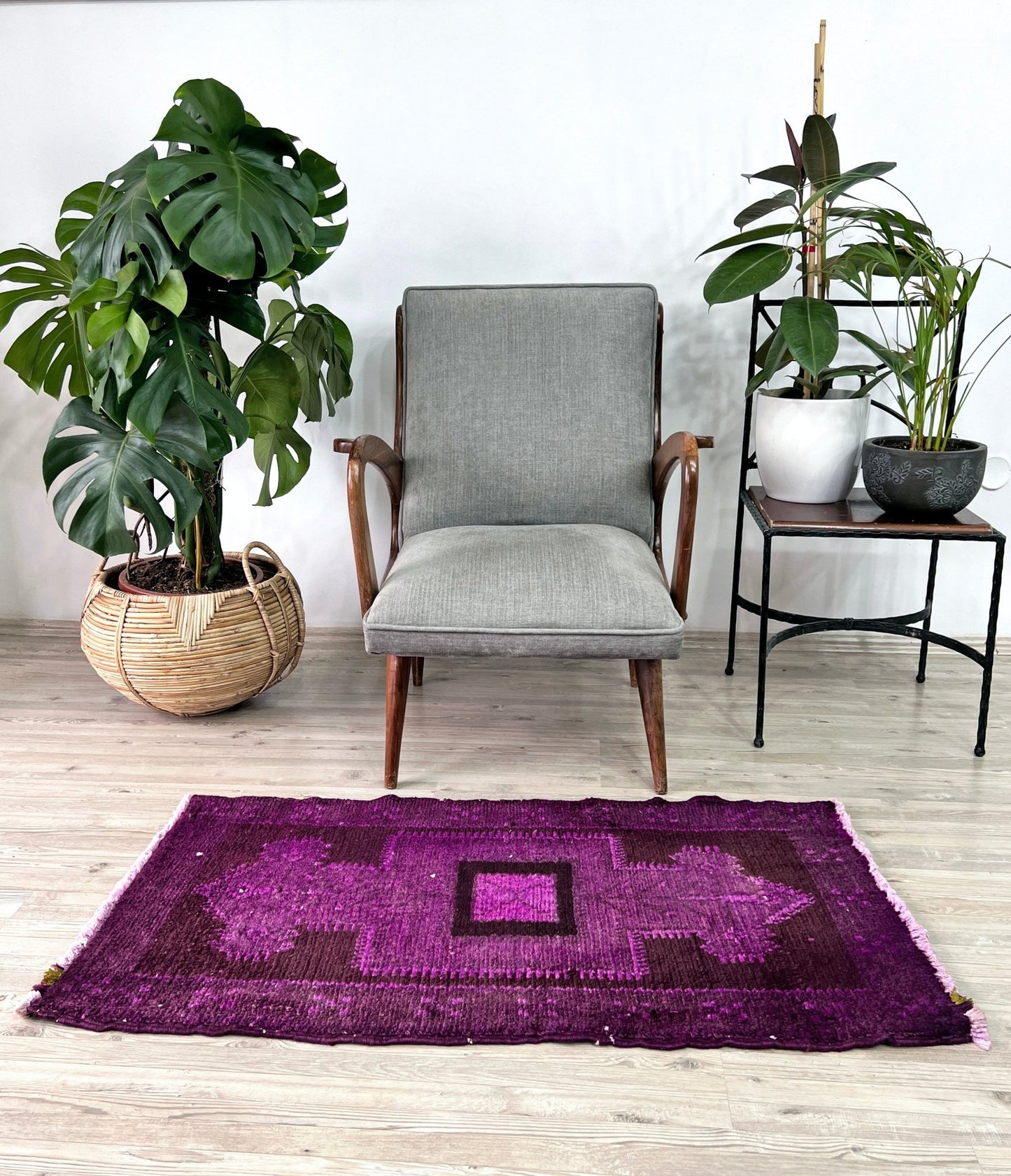 handmade wool turkish mini rug bathmat doormat. oriental Rug shop san francisco bay area.