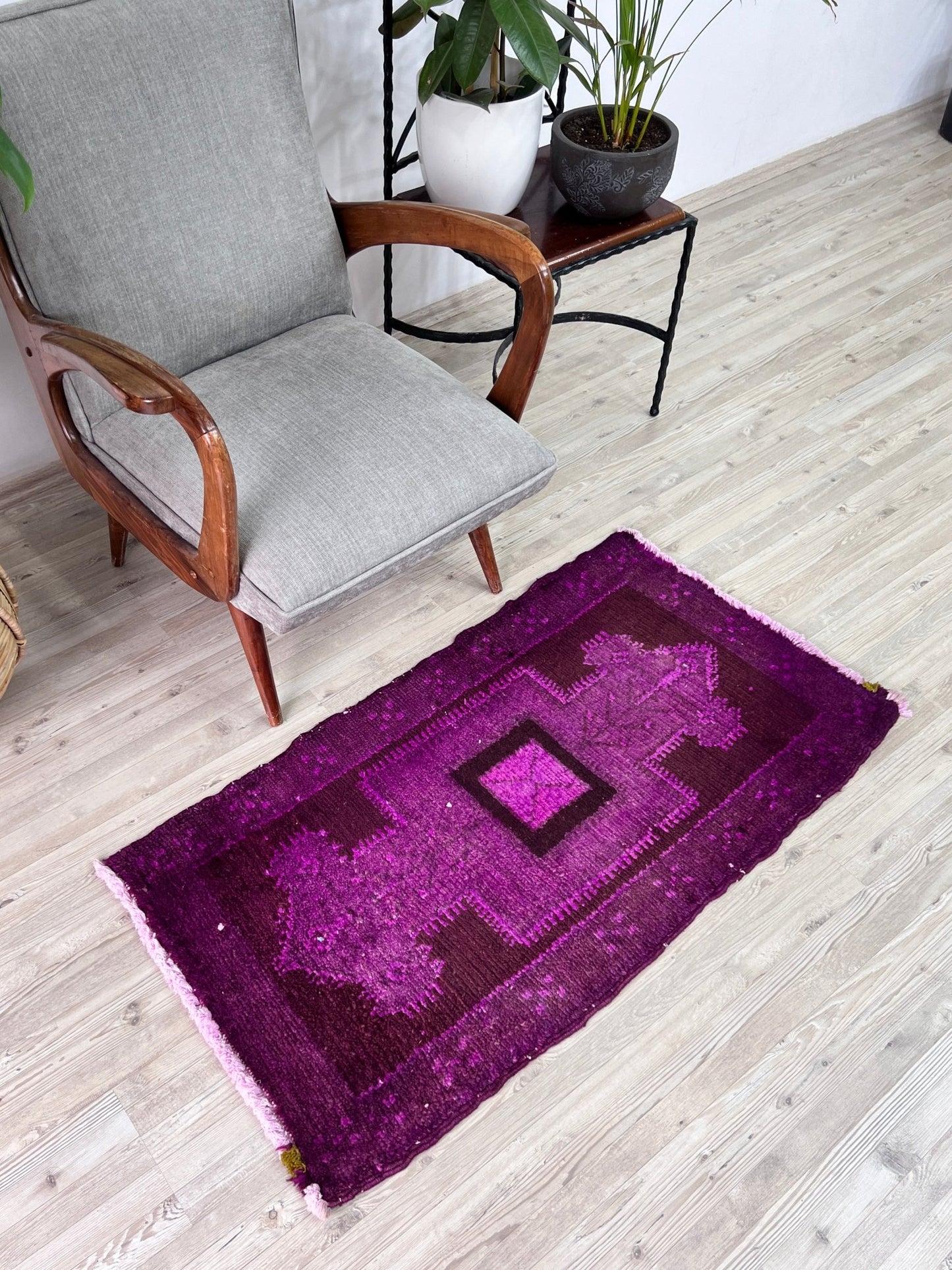 handmade wool turkish mini rug bathmat doormat. oriental Rug shop san francisco bay area.