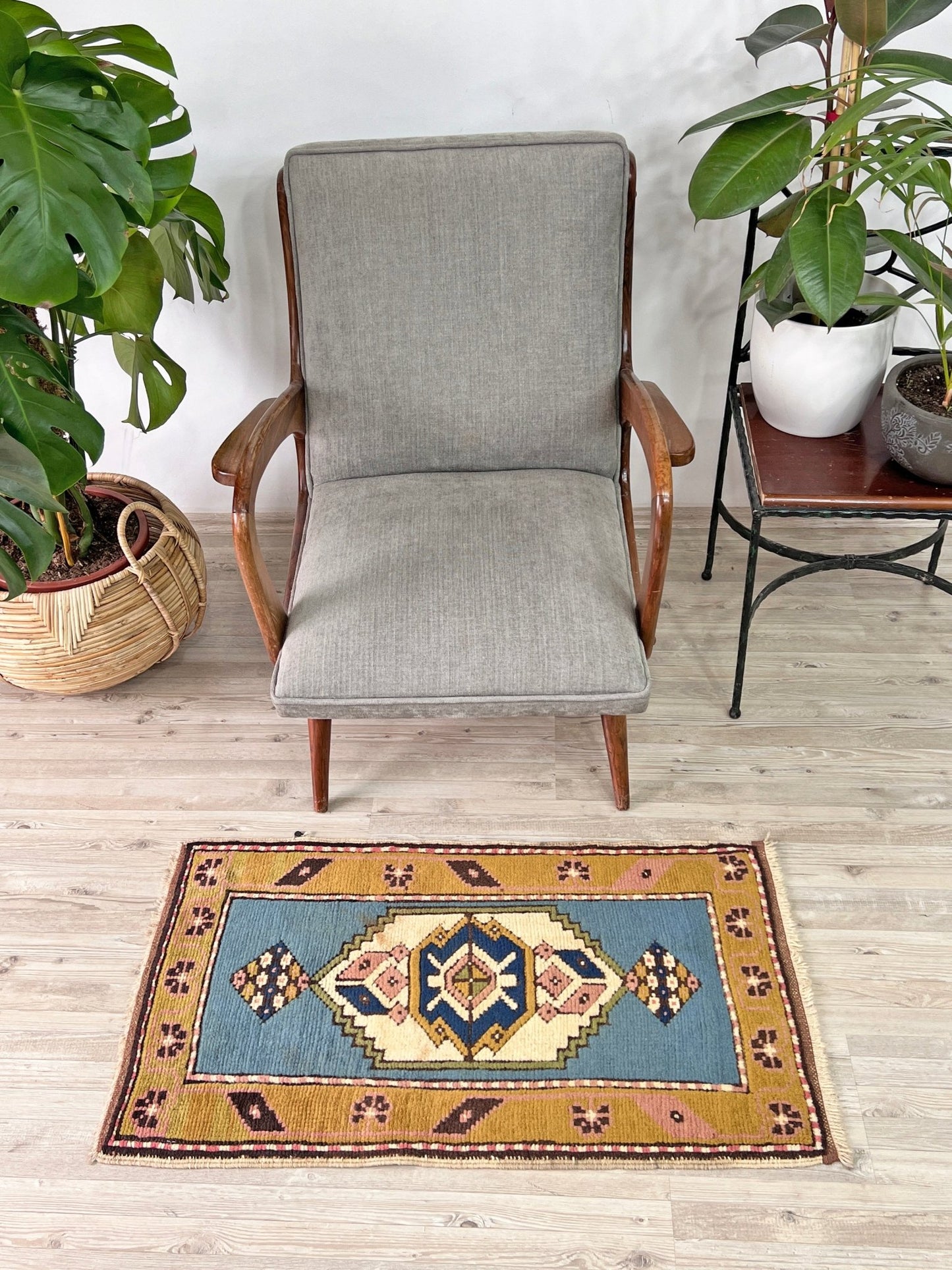 oriental rug shop palo alto berkeley san francisco bay area rug shopping california vintage mini rug wool bathmat doormat