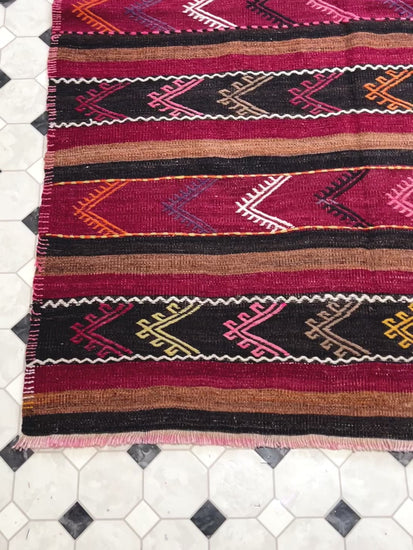 vintage anatolian rug. small turkish rug for bedroom living room kitchen office. Oriental rug store Los Altos Palo alto. Buy rug online free shipping to USA and canada.