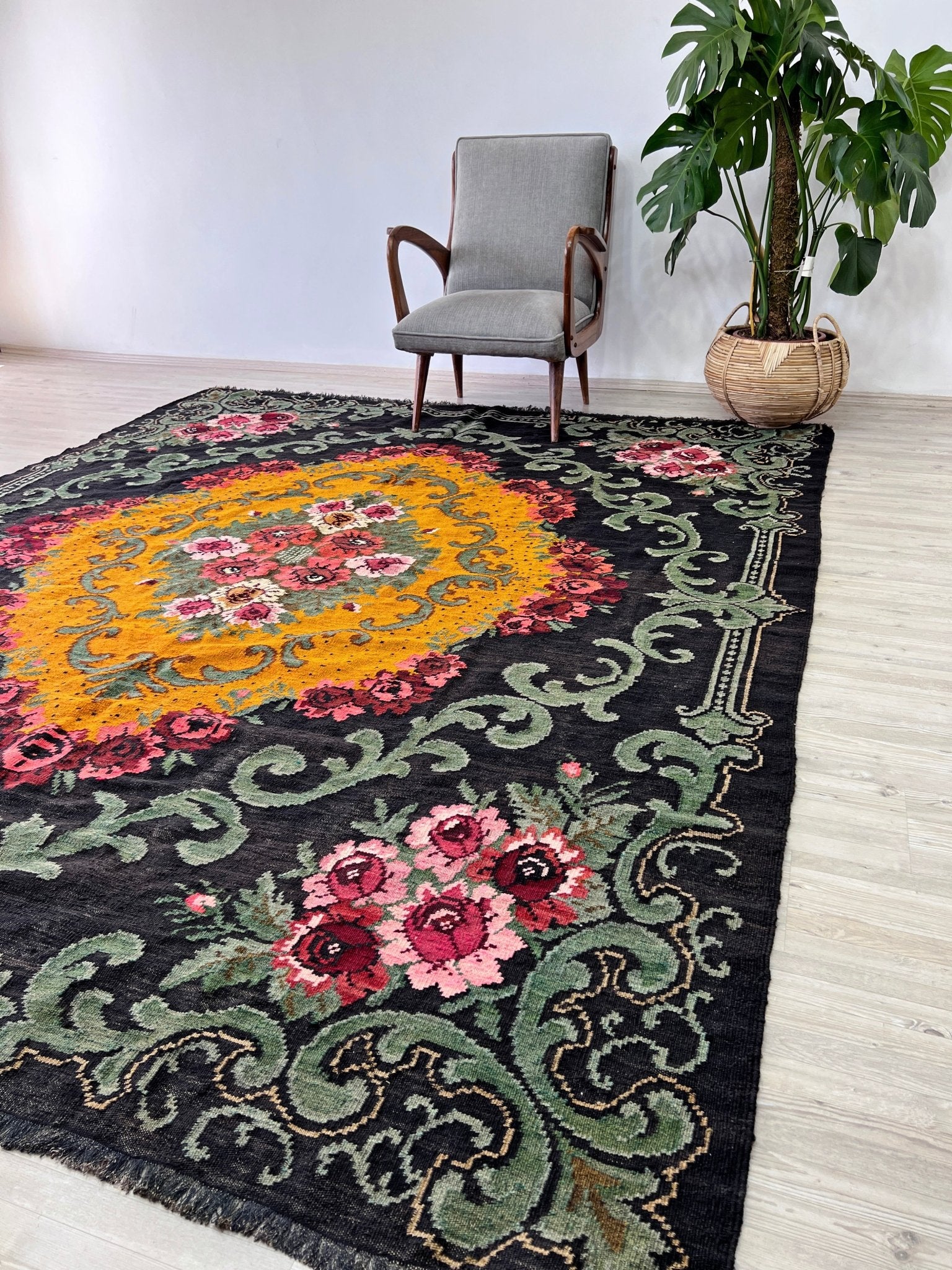 Moldovan rose kilim area Rug. Vintage kilim shop berkeley canada san francisco los altos palo alto. Buy oriental rug online