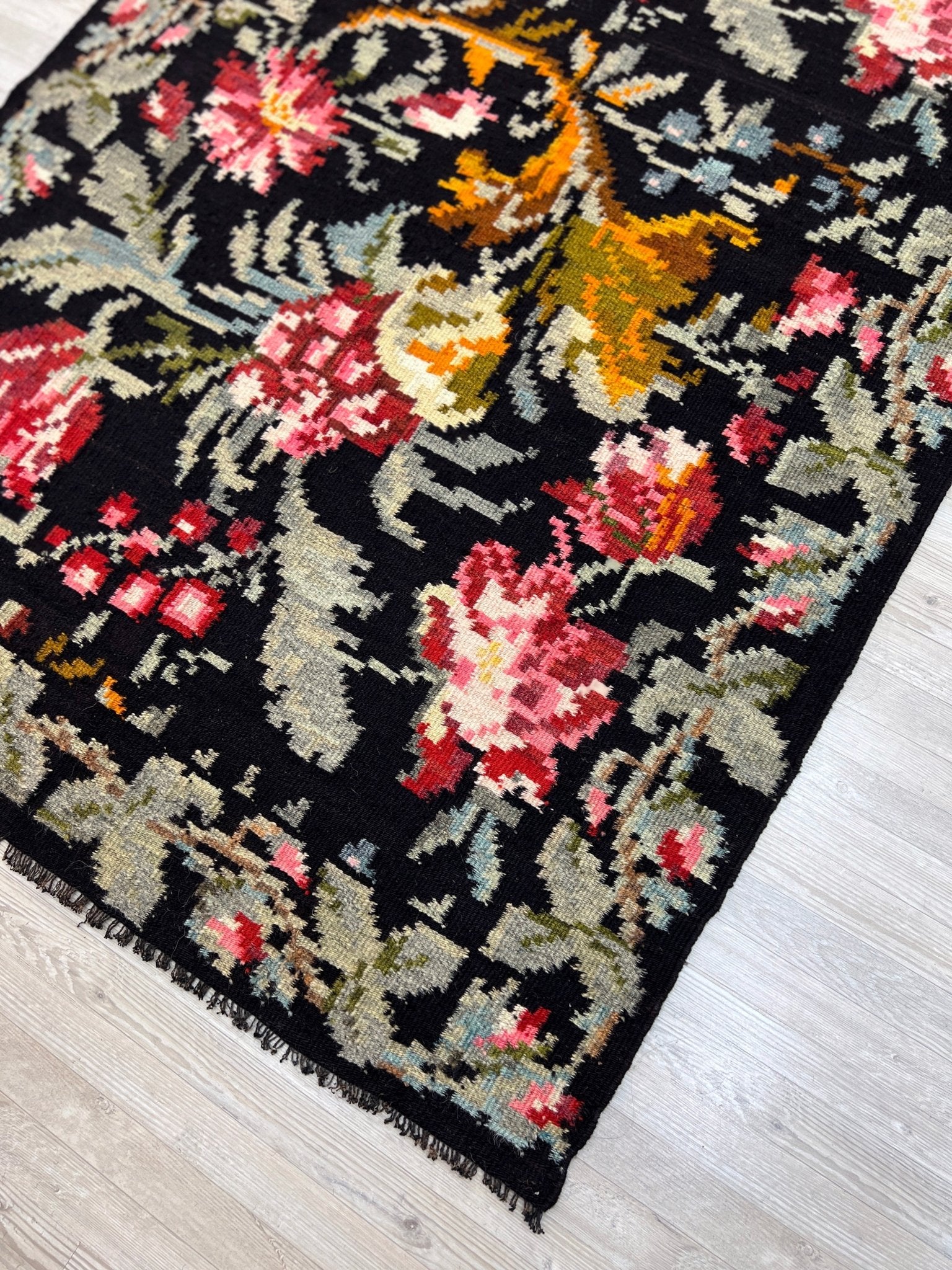 Moldovan rose runner kilim rug shop berkeley, palo alto. Buy kilim rug online free shipping. Oriental rug shop los altos.