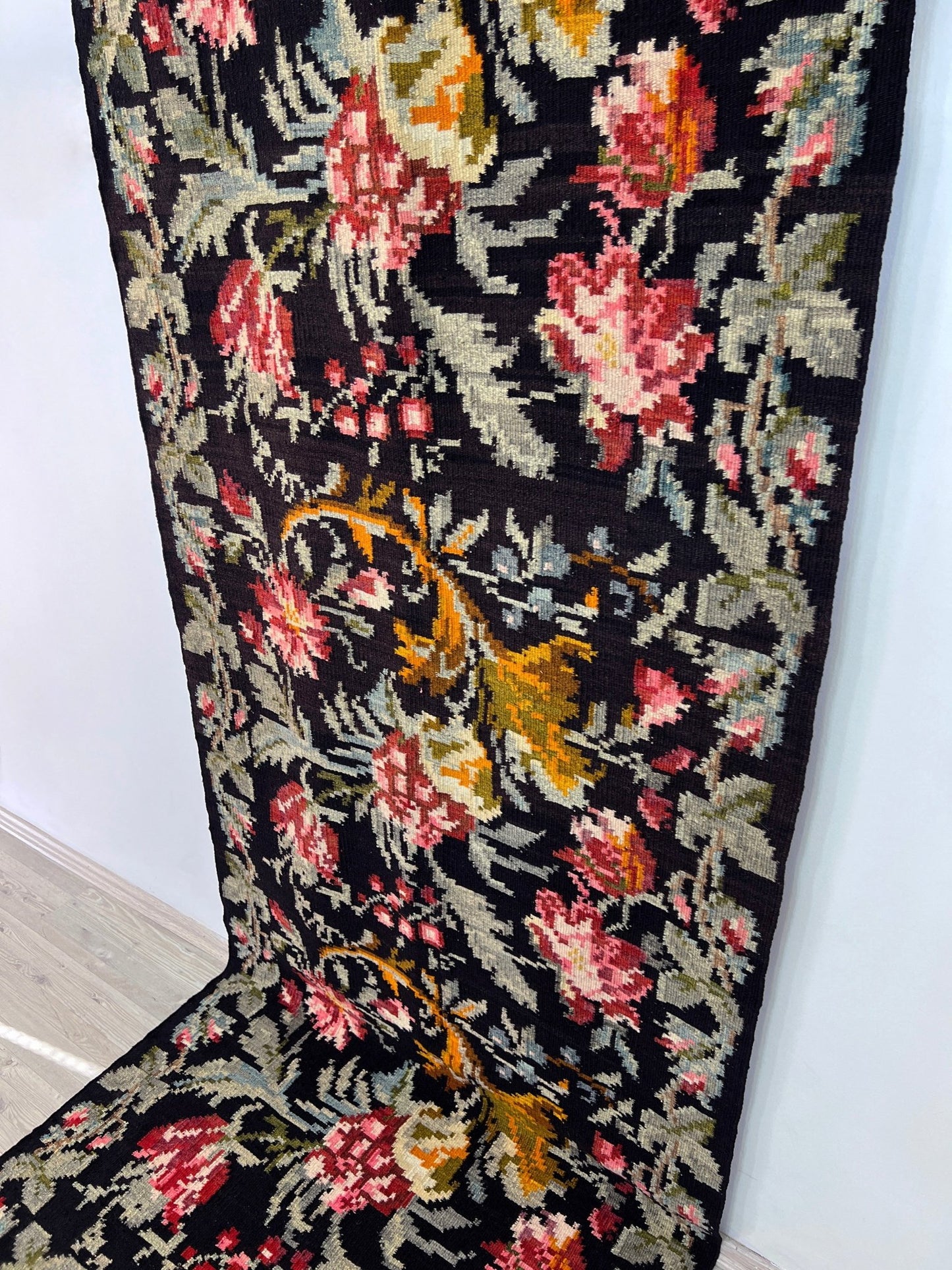 Moldovan rose runner kilim rug shop berkeley, palo alto. Buy kilim rug online free shipping. Oriental rug shop los altos.