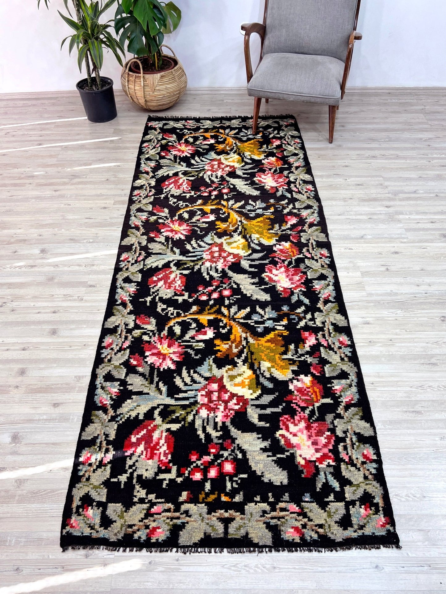 Moldovan rose runner kilim rug shop berkeley, palo alto. Buy kilim rug online free shipping. Oriental rug shop los altos.