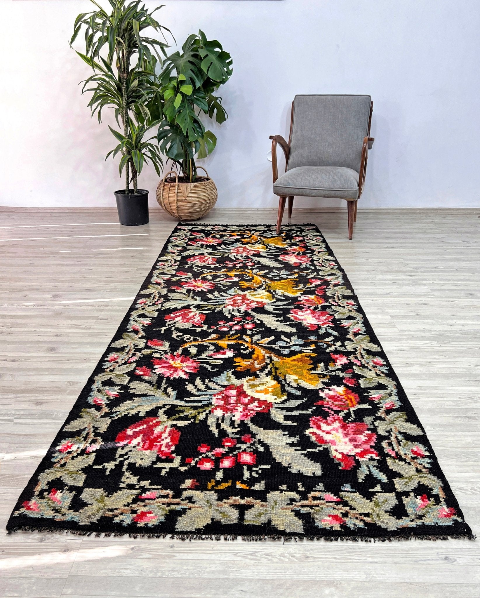 Moldovan rose runner kilim rug shop berkeley, palo alto. Buy kilim rug online free shipping. Oriental rug shop los altos.