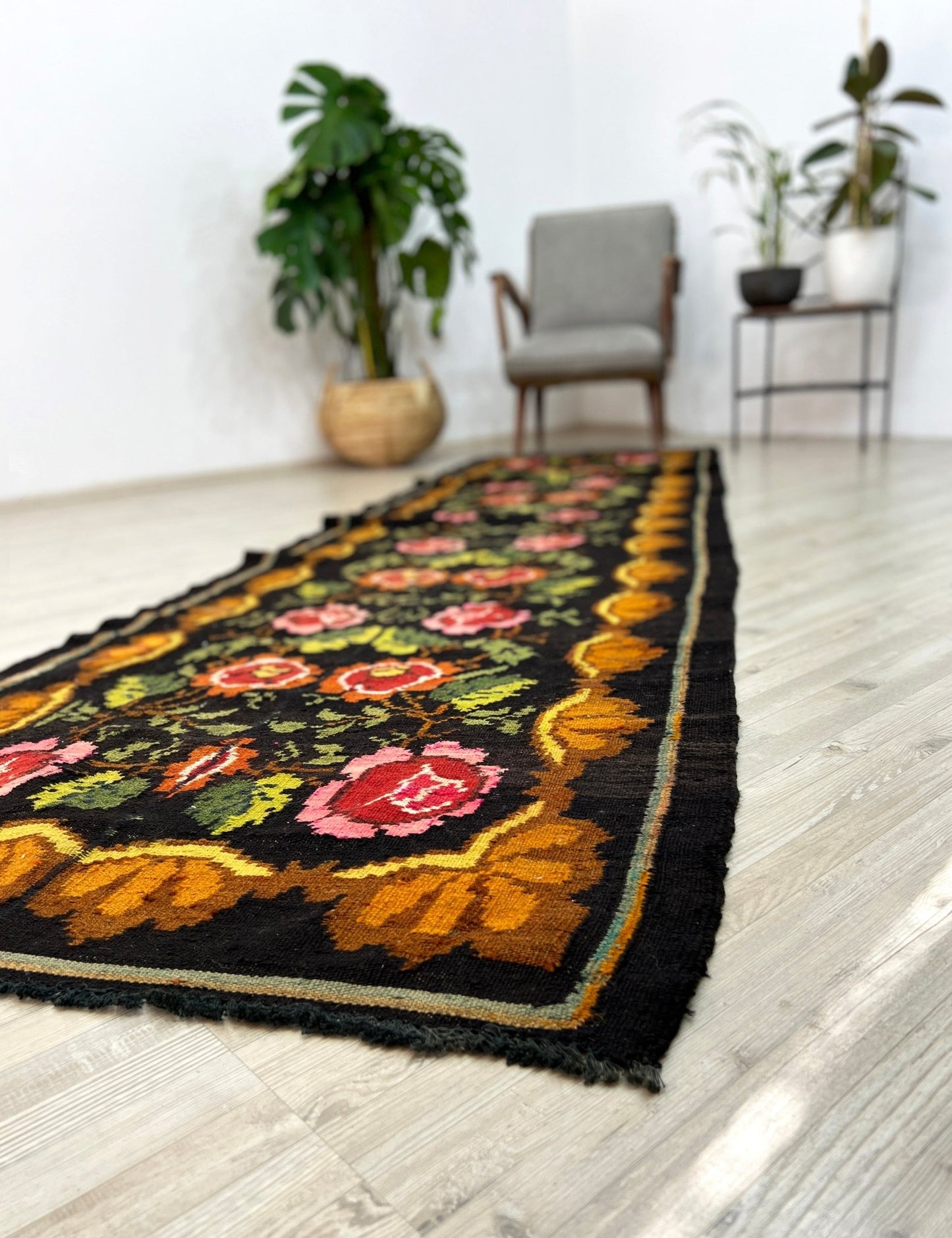 Moldovan rose runner kilim rug rug shop berkeley, palo alto. Buy kilim rug online free shipping. Oriental rug shop los altos.