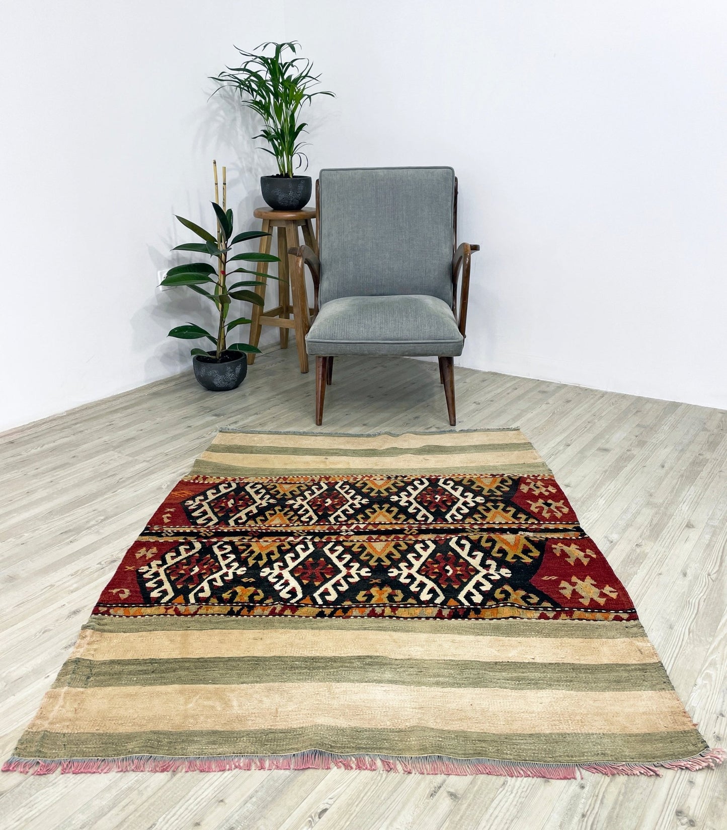 Vİntage turkish rug shop san francisco bay area. Buy turkish rug shop online. Free shipping USA Canada.