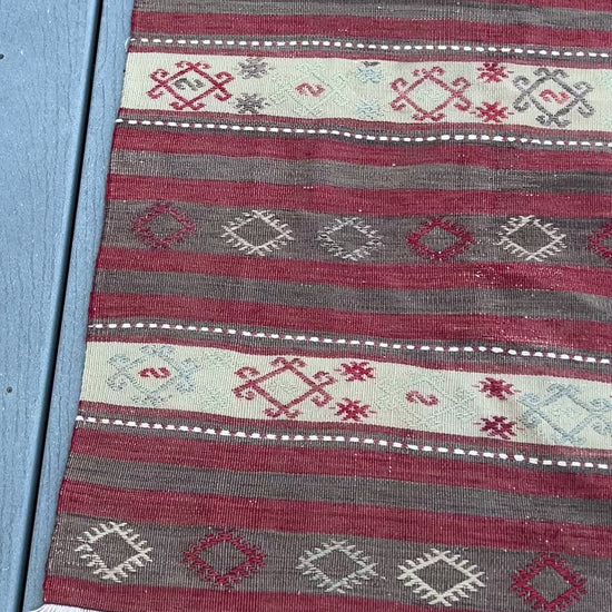 Sivas kilim turkish runner rug. Vintage anatolian kilim shop canada toronto. Oriental rug store san mateo palo alto los altos. Buy rug online free shipping to USA Canada. Affordable price rug store.