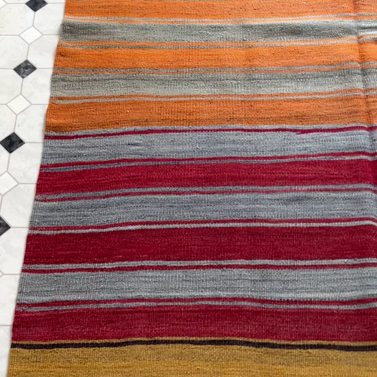 Navajo style Colorful Striped Turkish Rug. Flat weave Anatolian Kilim Rug. Vintage Rug store Berkeley Palo Lato. Oriental rug store los altos, los gatos Palo alto. Buy rug online free shipping to canada USA california rug shopping. 