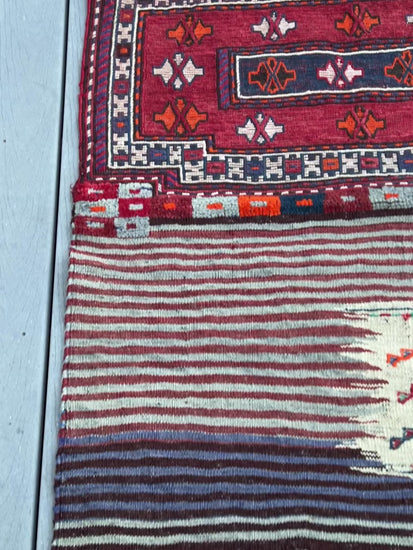 Bakhtiari saddle bag flattened in to a small runner for your kitchen, bedroom, living room, office. Persian rug shop Palo Lato Los Al tos Los Gatos. Oriental rug store berkeley, San francisco california. Buy rugs online free shipping to US, Canada.