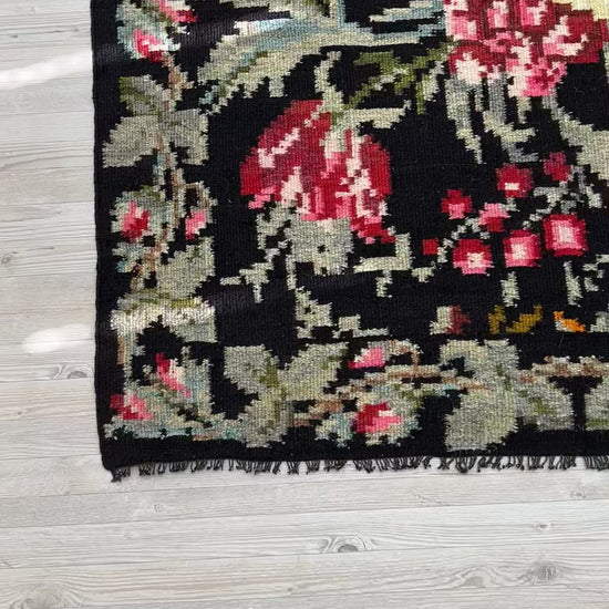 Moldovan Rose kilim runner. Vintage floral rug store Oriental rug shop palo alto san francisco bay area berkeley. Buy kilim online free shipping to USA and Canada. Rug shopping california