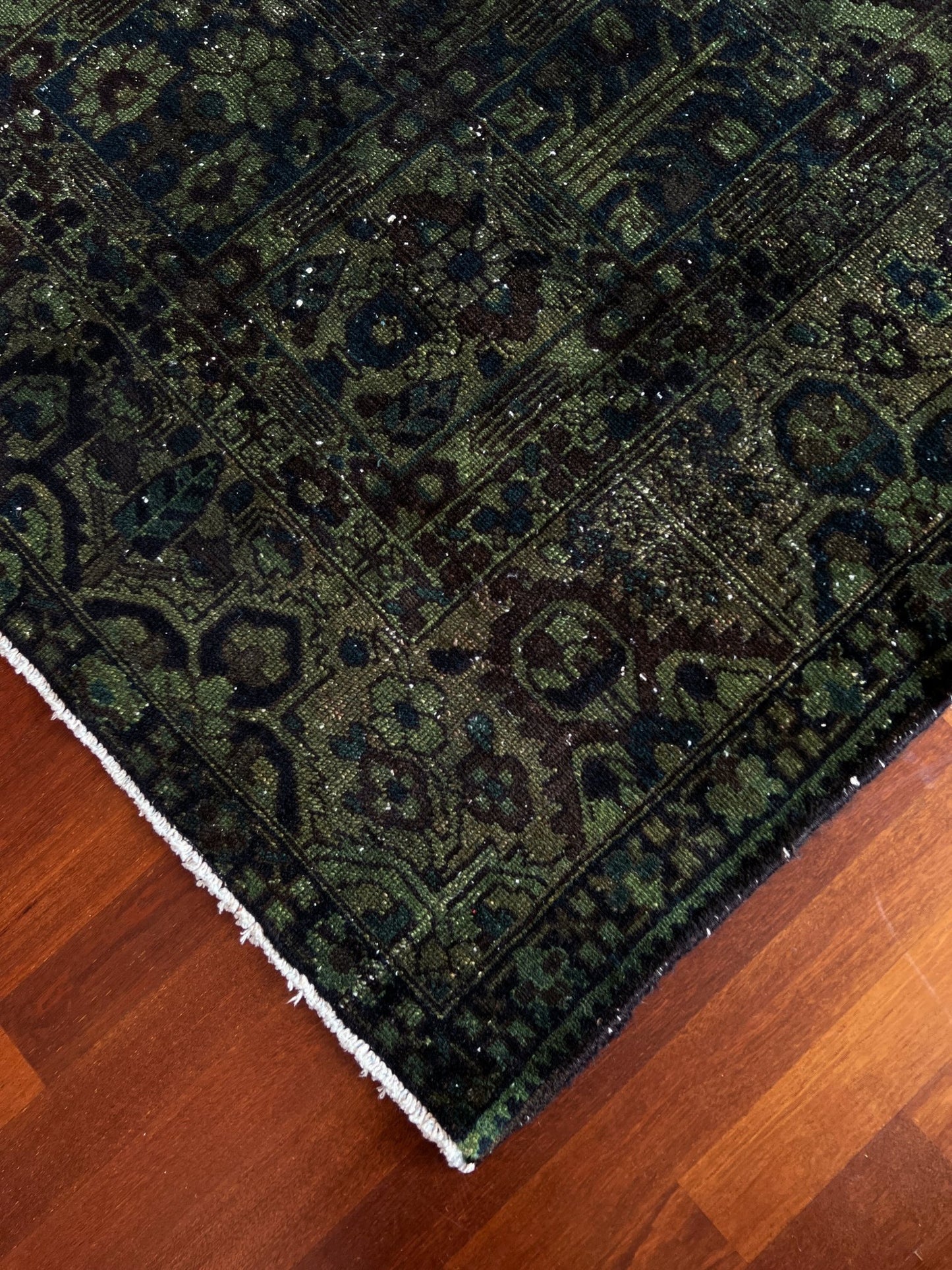 large Bakhtiari persian rug. Oriental rug shop SF Bay area. Handmade wool rug store palo alto los altos Berkeley.