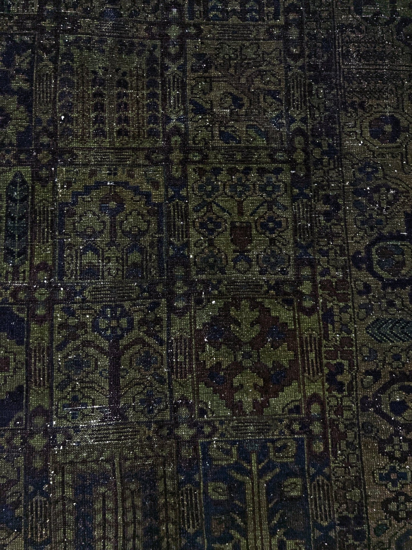 large Bakhtiari persian rug. Oriental rug shop SF Bay area. Handmade wool rug store palo alto los altos Berkeley.