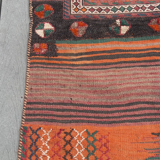 Small Persian Runner. Bakhtiari Saddle bag. Oriental rug palo alto berkeley. Vintage rug San Francisco Los Alto Los Gatos. Buy rug online free shipping to USA, Canada, toronto, california.