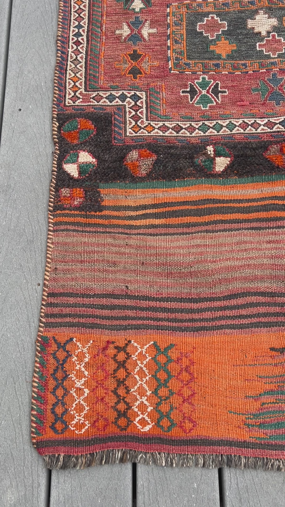 Small Persian Runner. Bakhtiari Saddle bag. Oriental rug palo alto berkeley. Vintage rug San Francisco Los Alto Los Gatos. Buy rug online free shipping to USA, Canada, toronto, california.