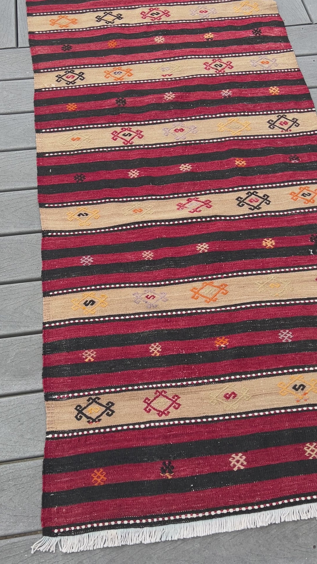 Anatolian vintage runner. Turkish Runner Wool rug. Oriental rug store los altos los gatos Palo Alto. Vintage rug shop san francisco bay area berkeley. Online rug shopping free shipping to US, Canada, Toronto, California.