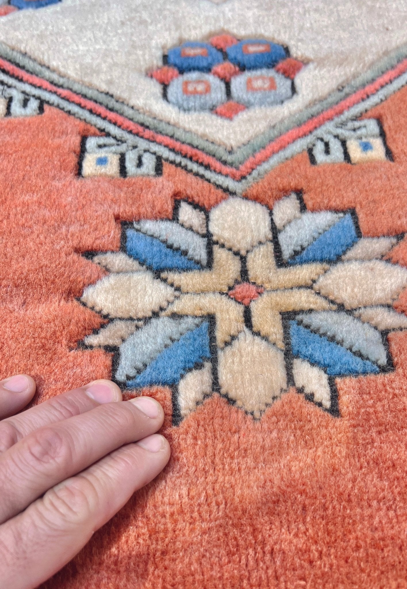 Vintage vibrant turkish rug for living room bedroom dining office. rug shop San Francisco Bay Area. Buy rug online