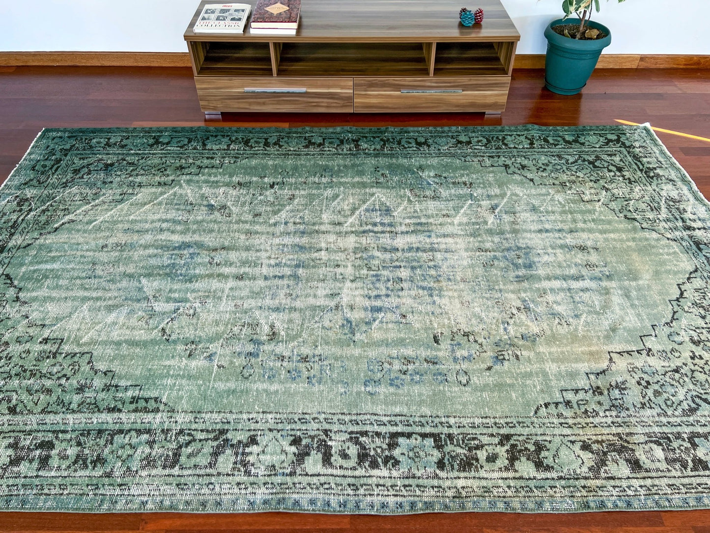 Green disstressed turkish rug san francisco bay area vintage rug palo alto oriental rug berkeley buy handmade rug online